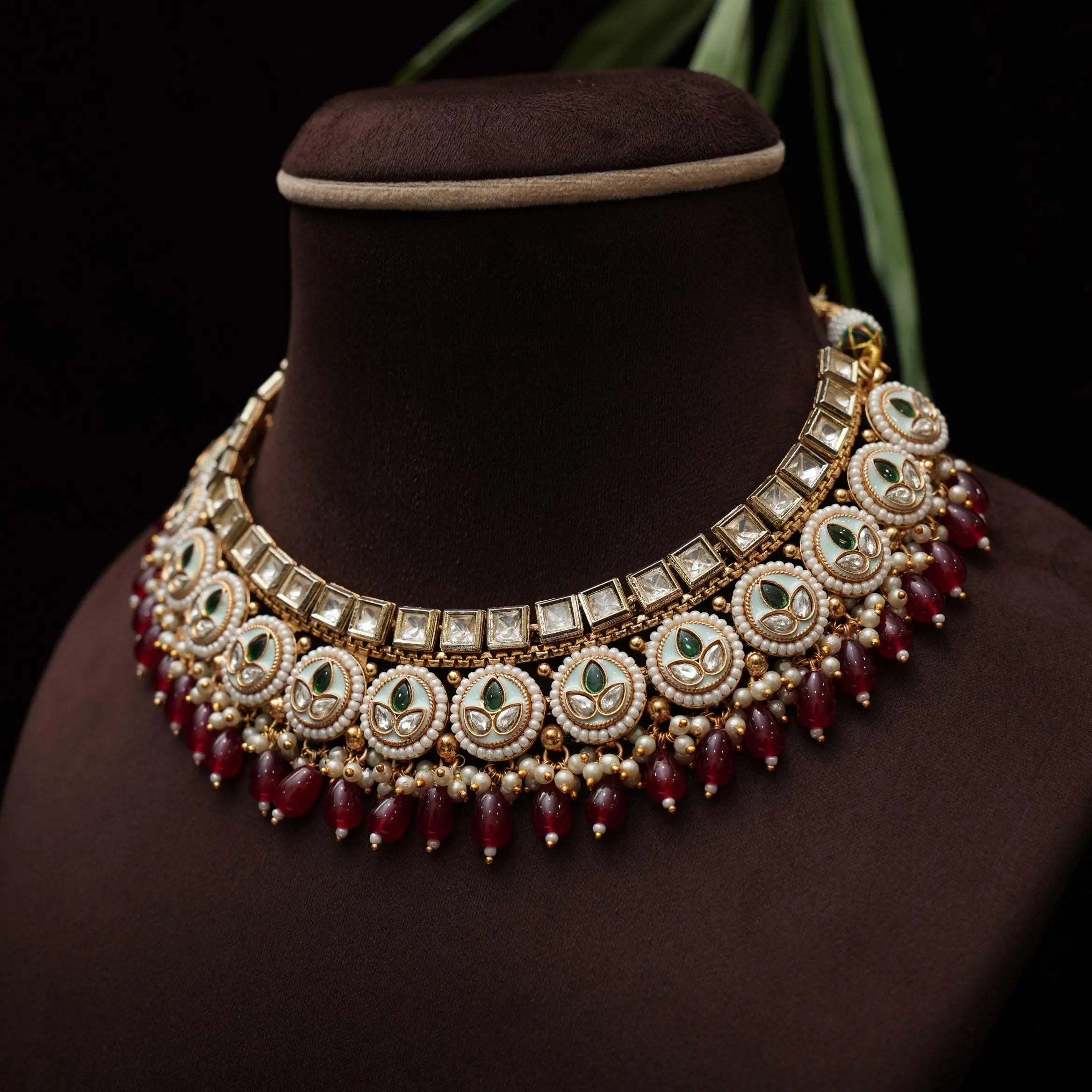 Aamani Kundan Necklace - Red