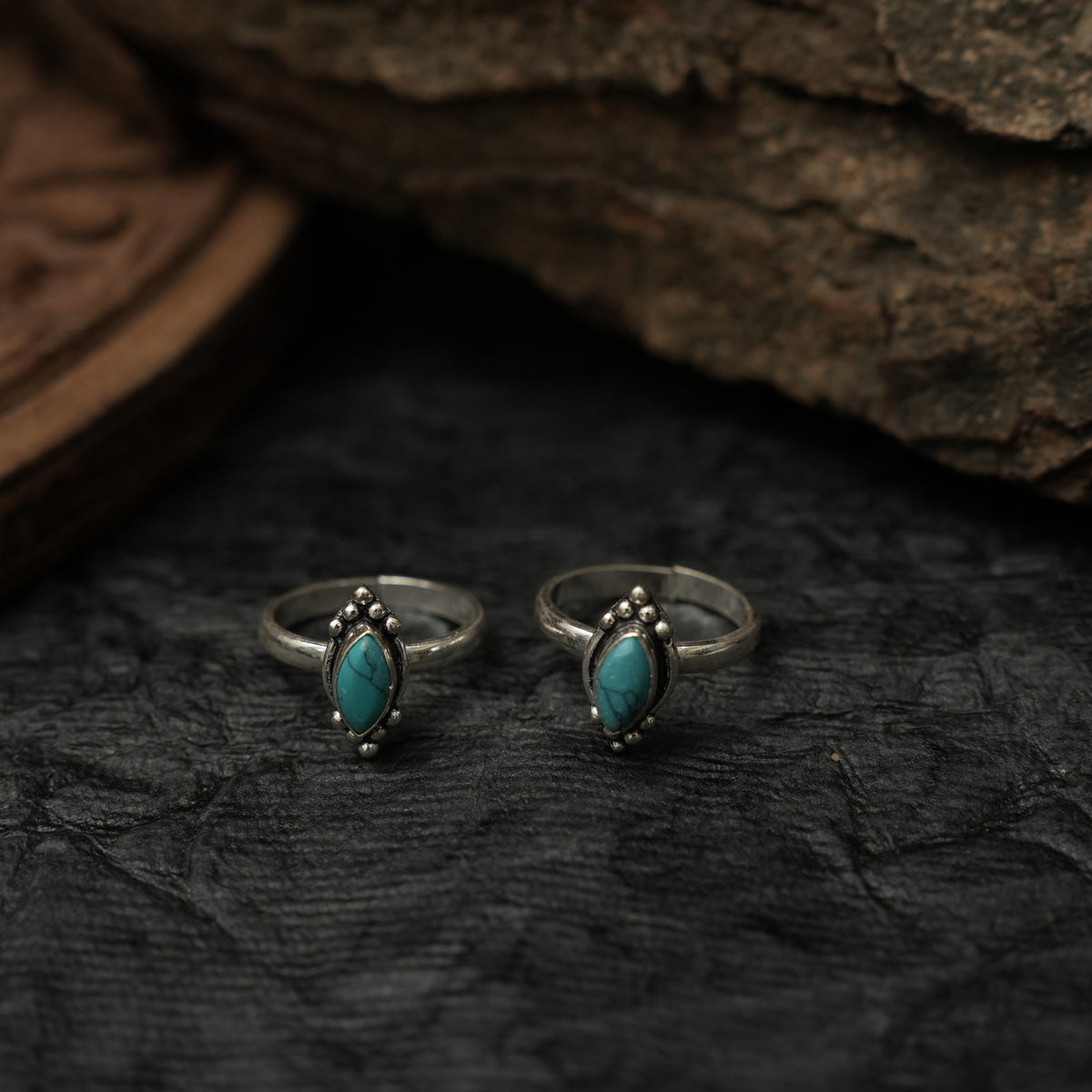 Aaratrika Silver Toe Ring - Turquoise