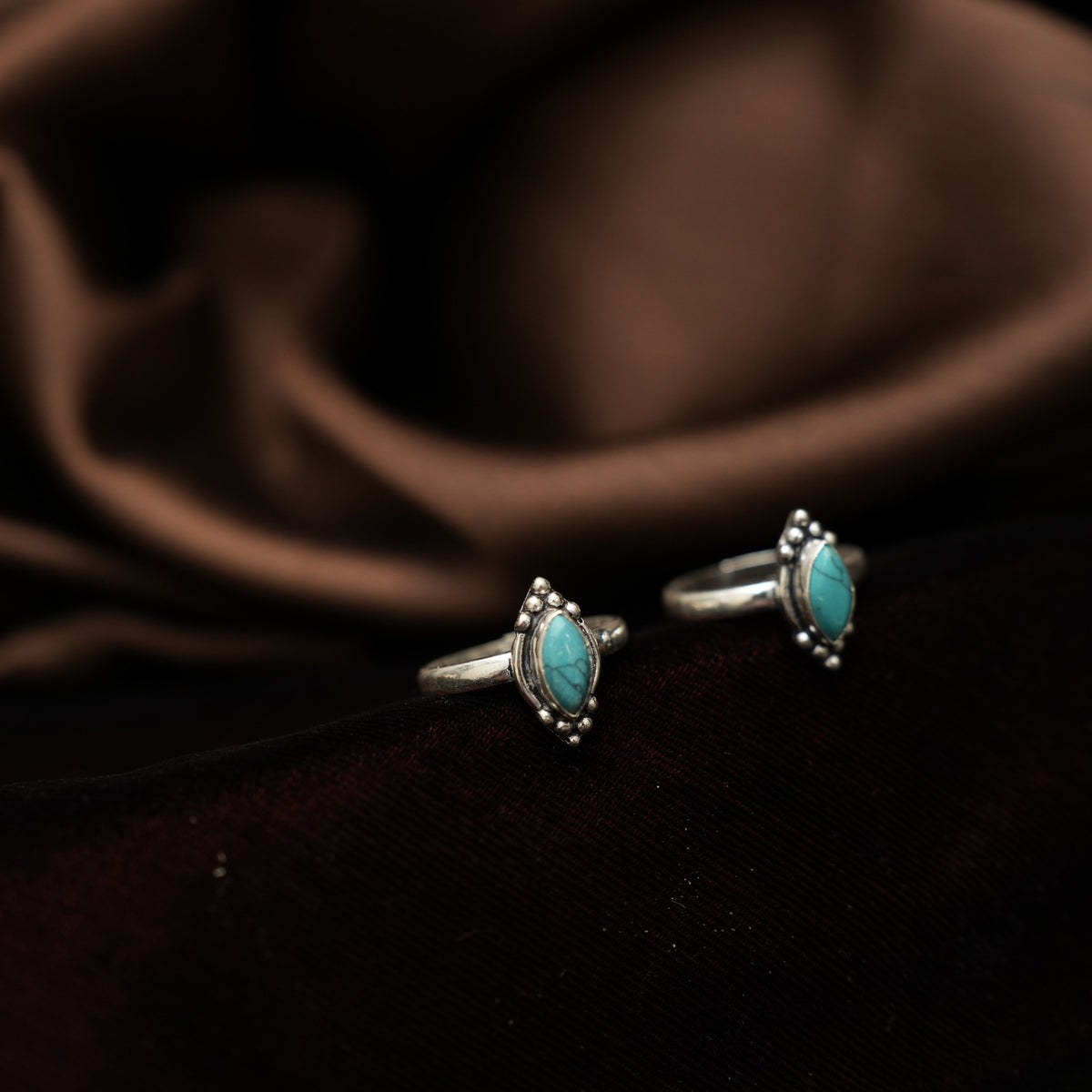 Aaratrika Silver Toe Ring - Turquoise