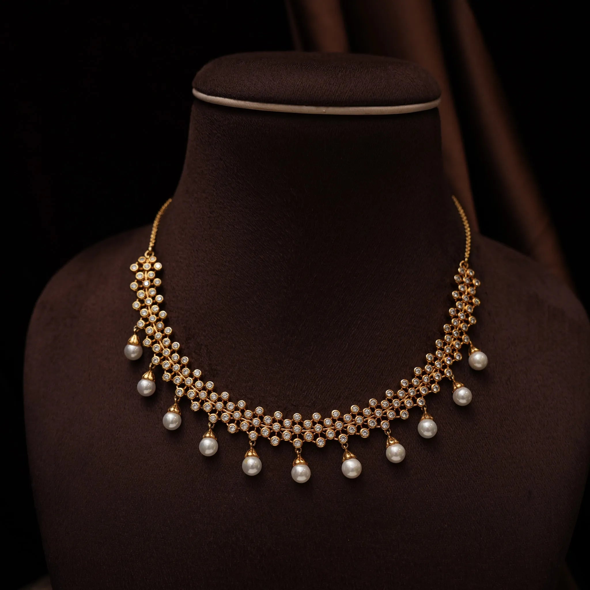 Aavira Zircon Necklace