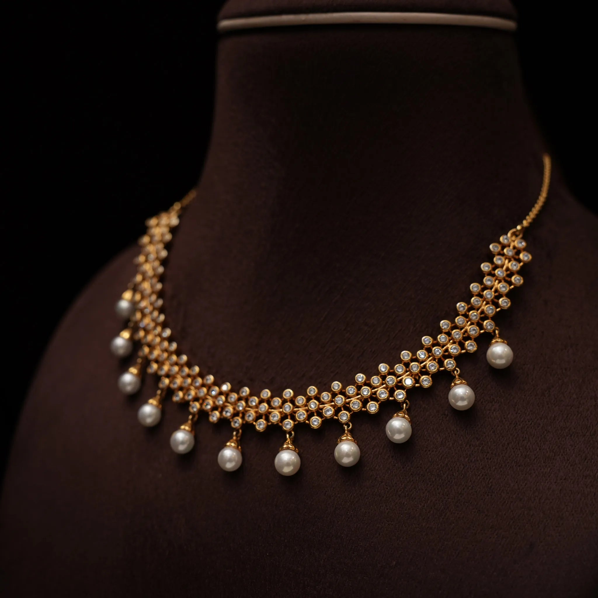 Aavira Zircon Necklace
