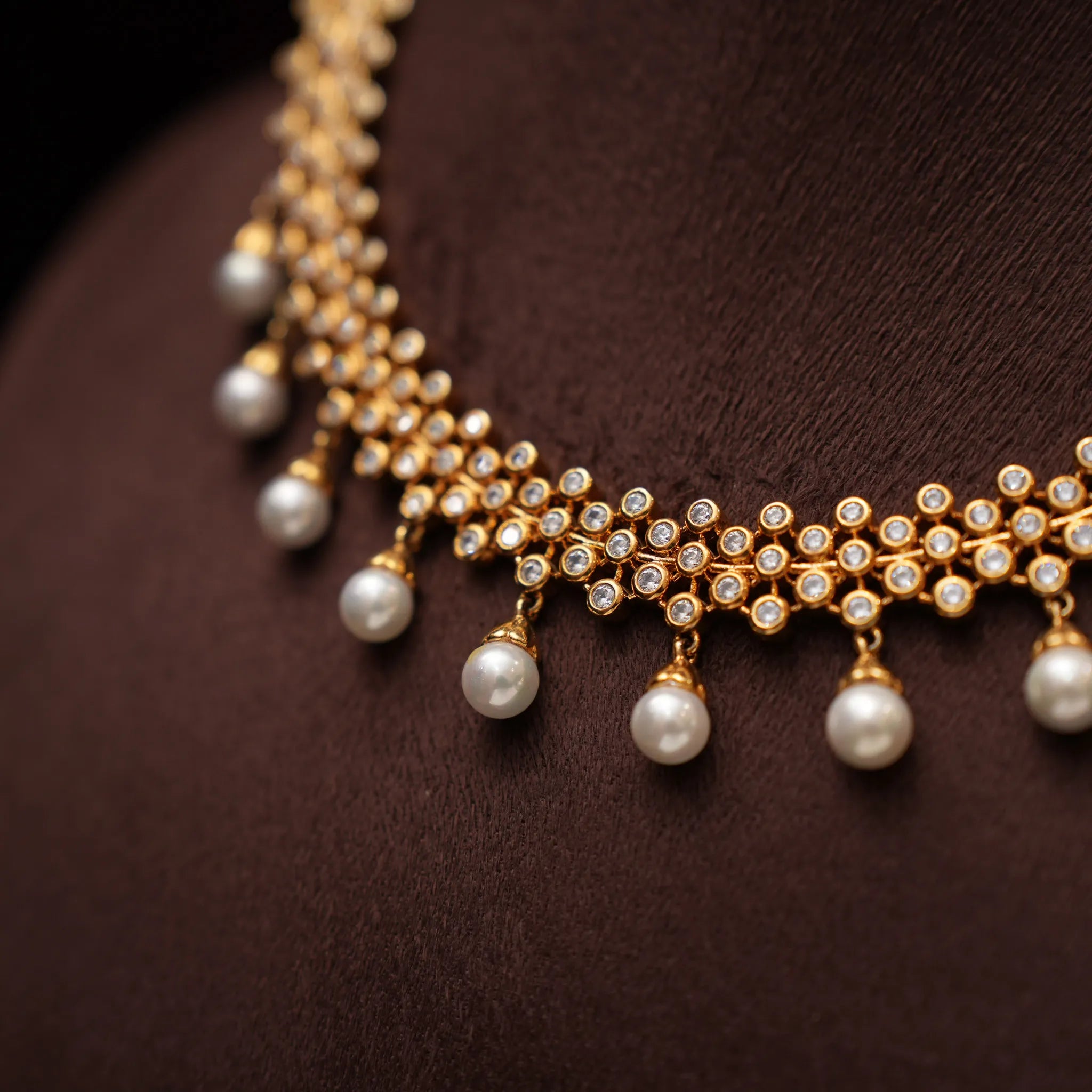 Aavira Zircon Necklace