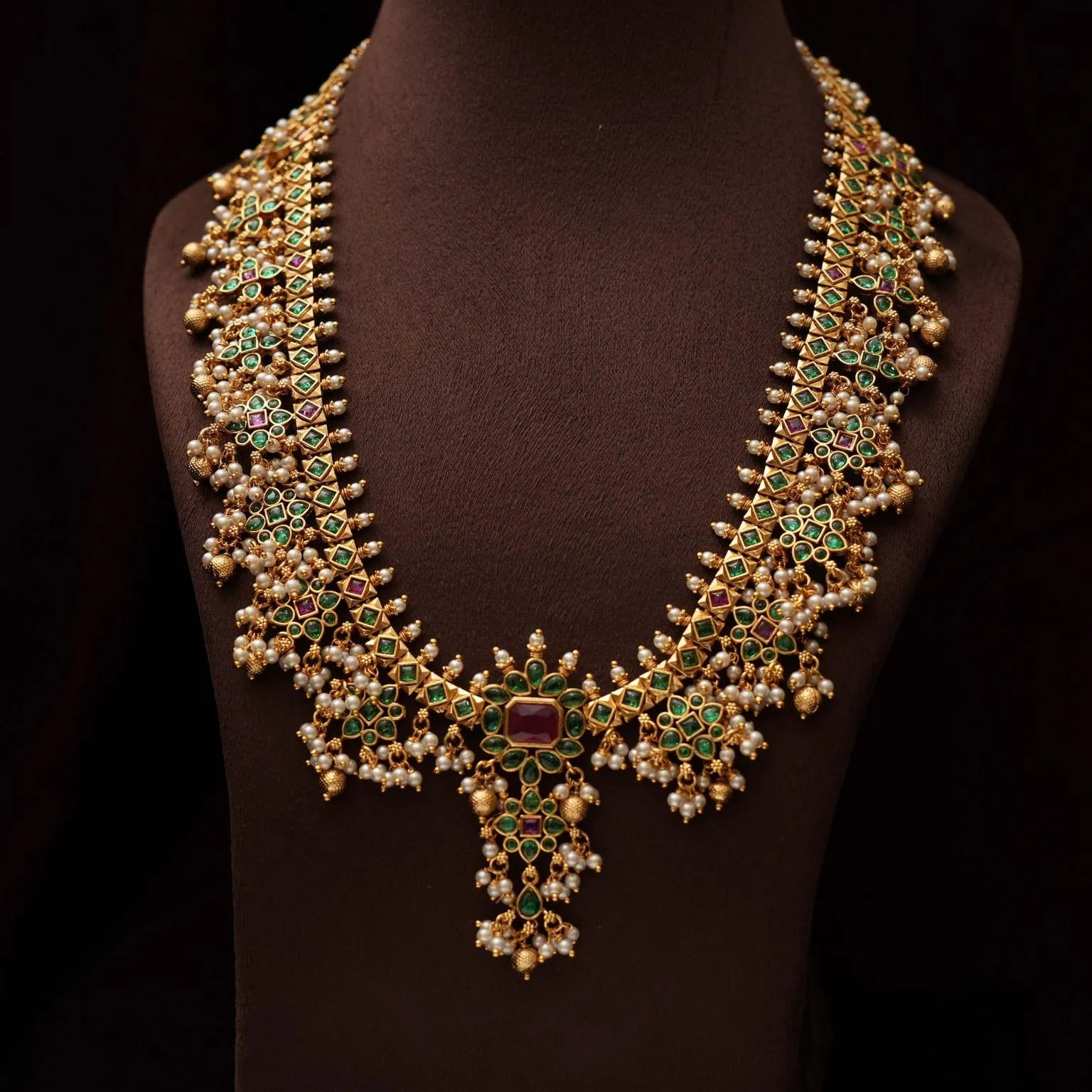 Advika Guttupusulu Necklace - Green