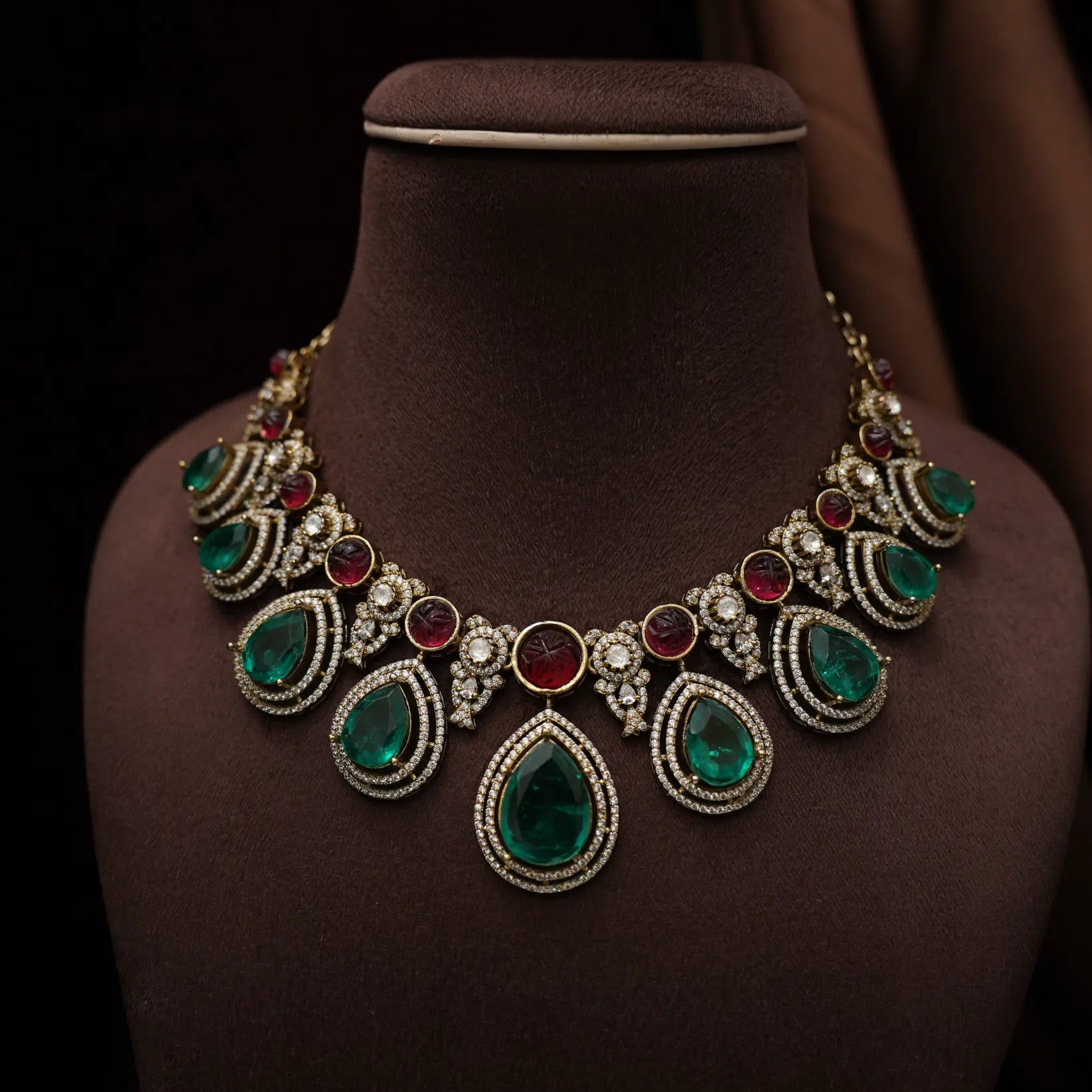 Aesha Victorian Polki Necklace - Red