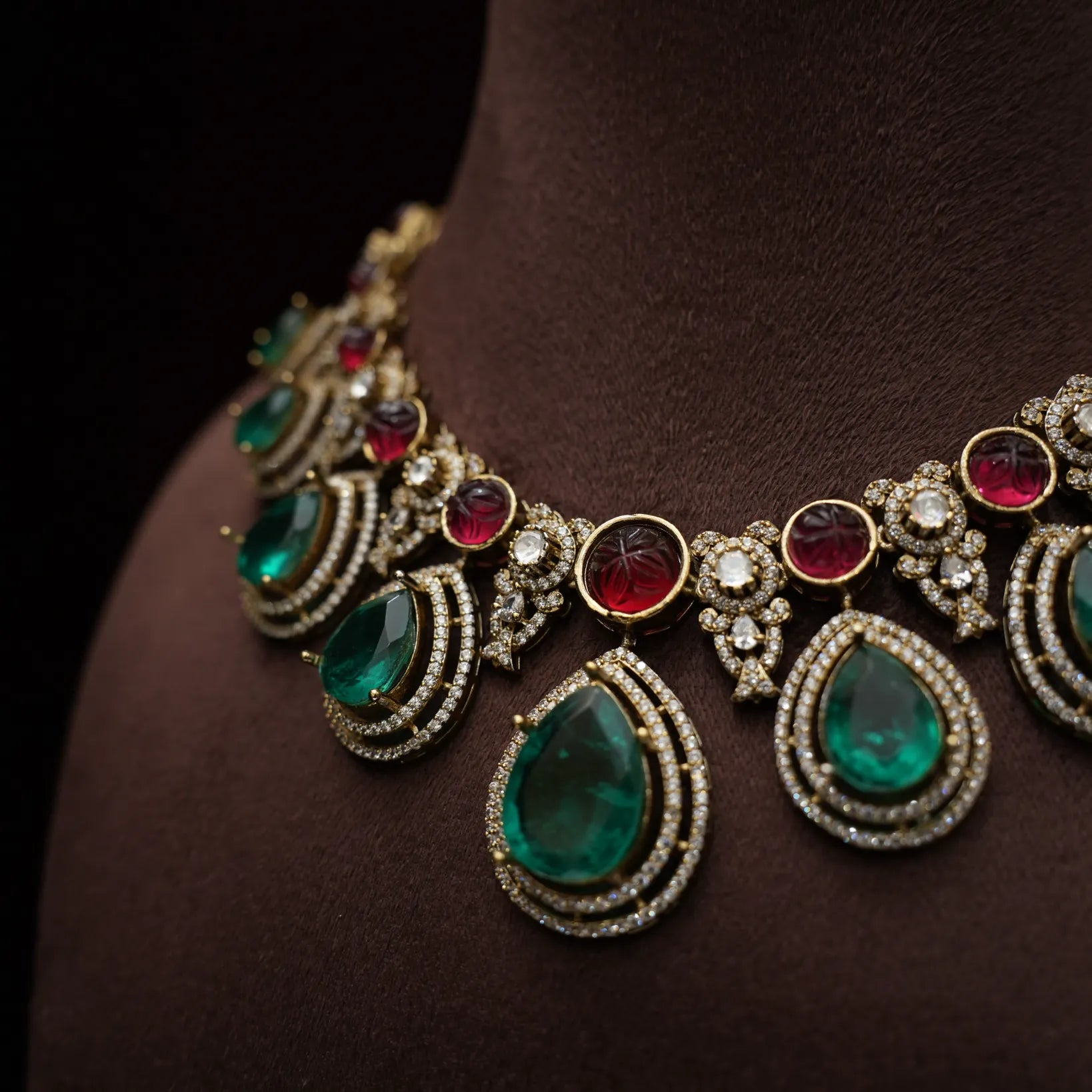 Aesha Victorian Polki Necklace - Red