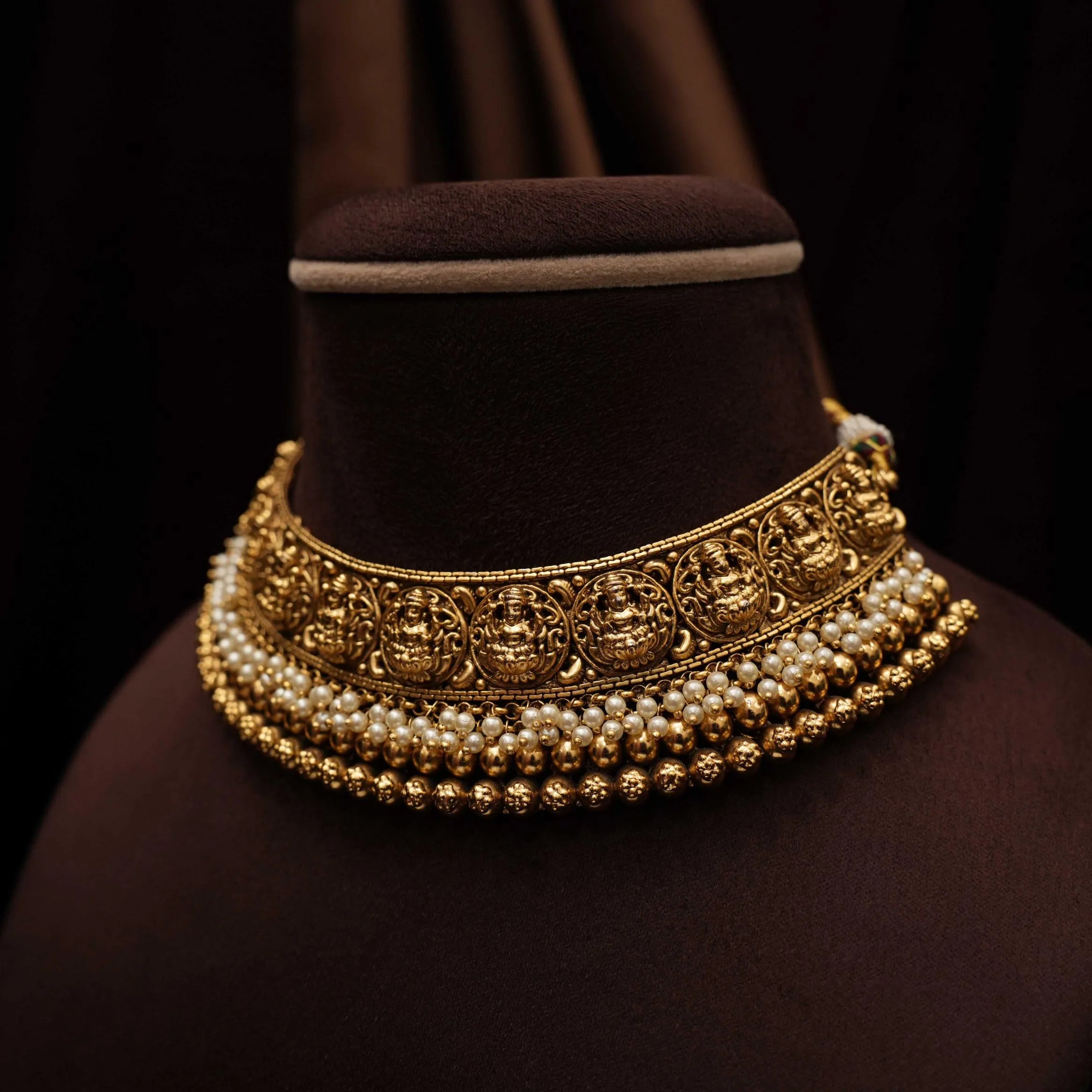 Akira Antique Choker