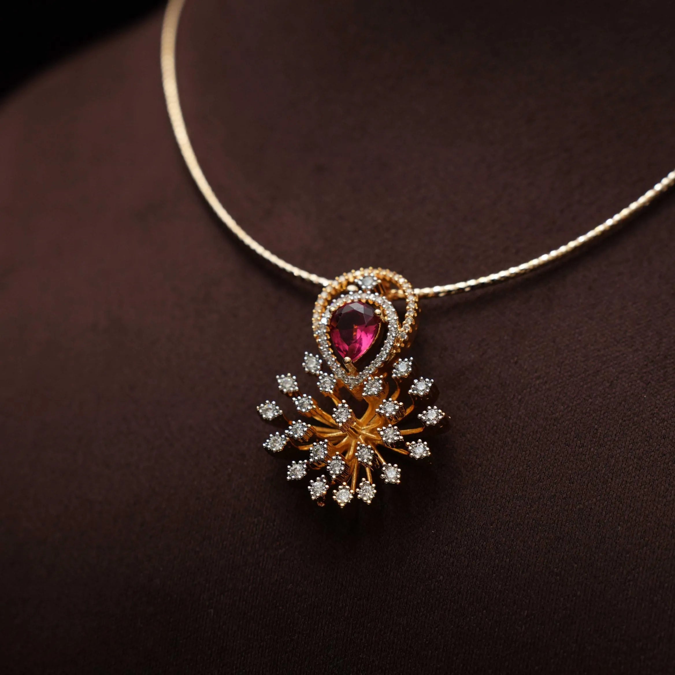 Amara Zircon Hasli Necklace - Red