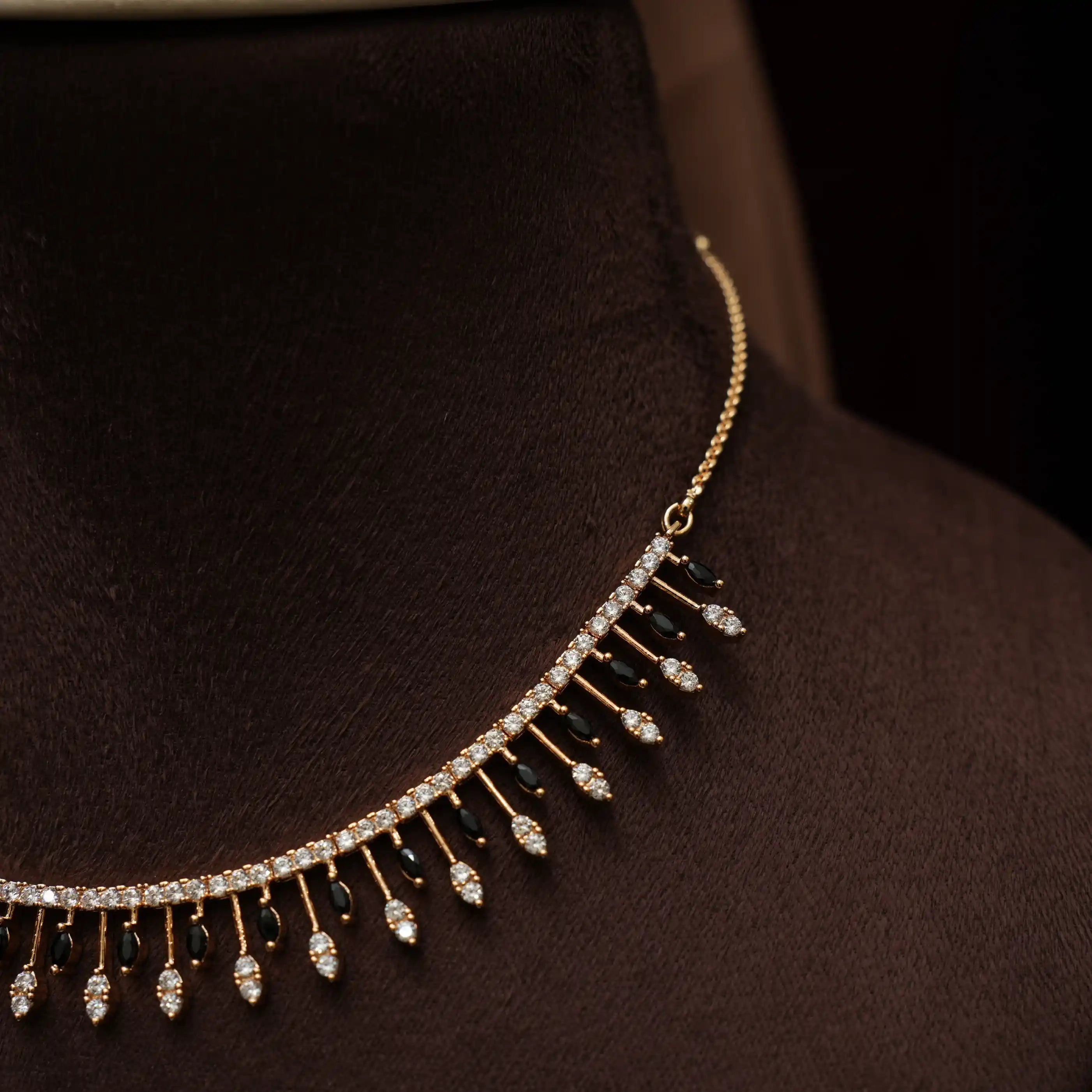 Anjushri Zircon Necklace - Black