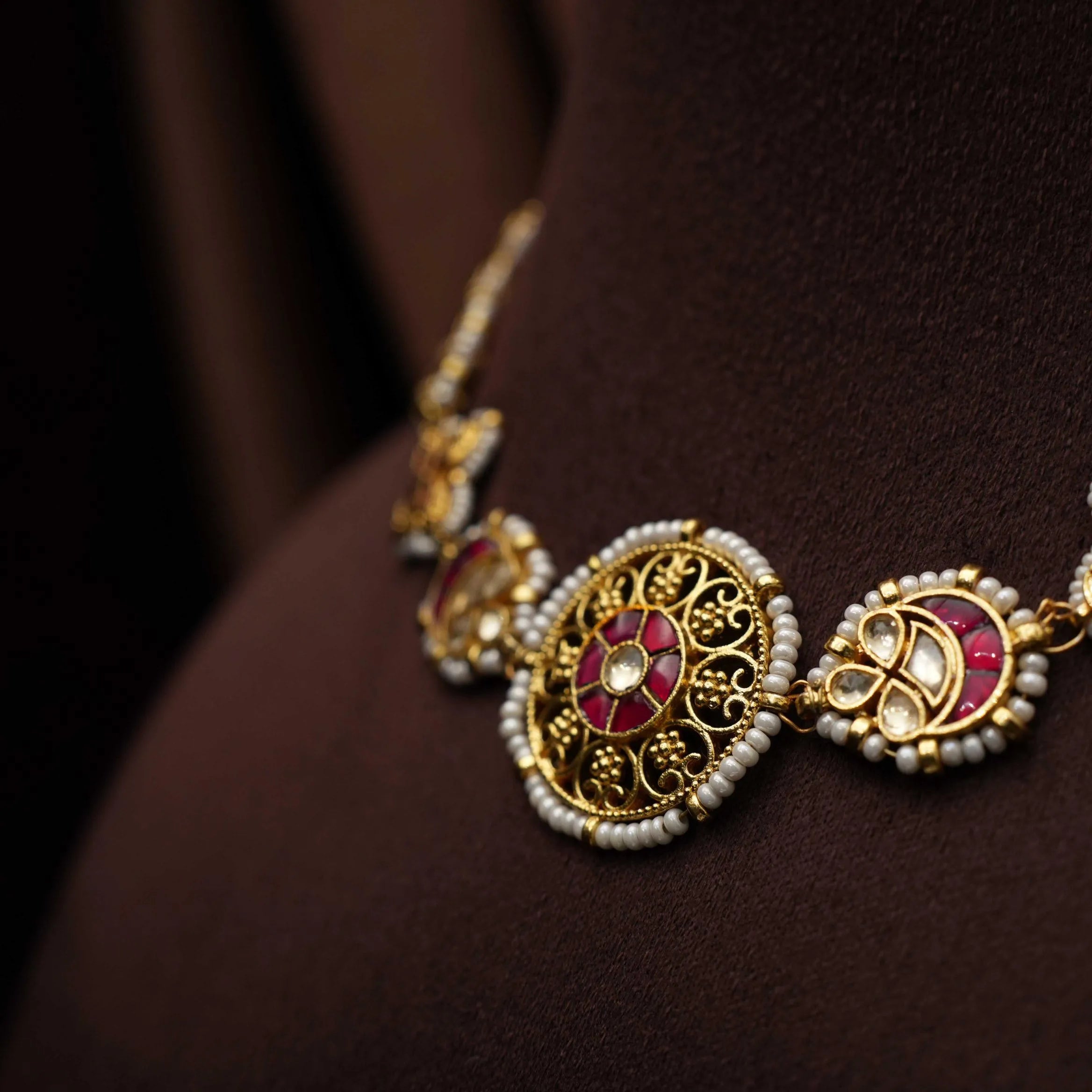 Apeshka Polki Choker - Aavya