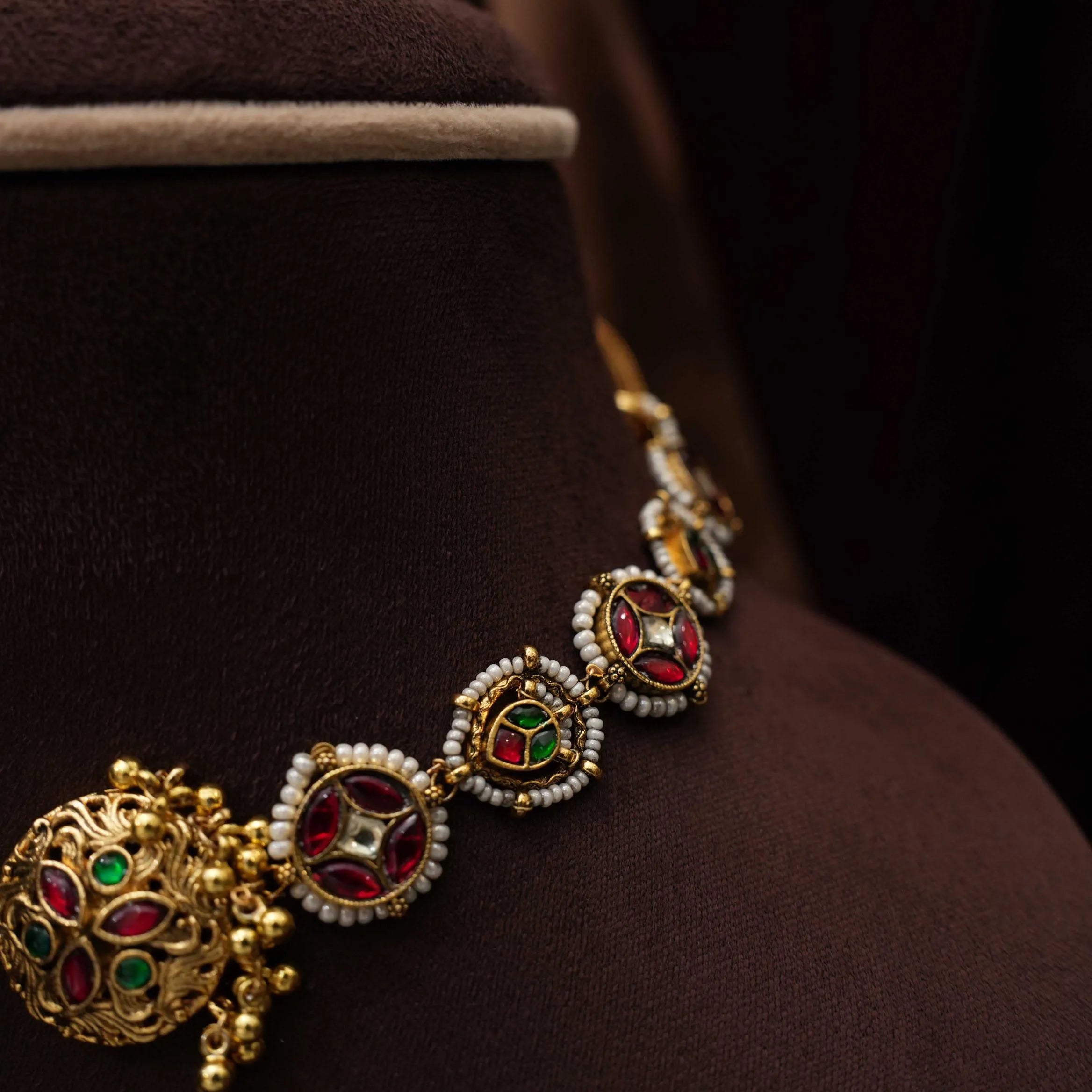 Apeshka Polki Choker - Ayla