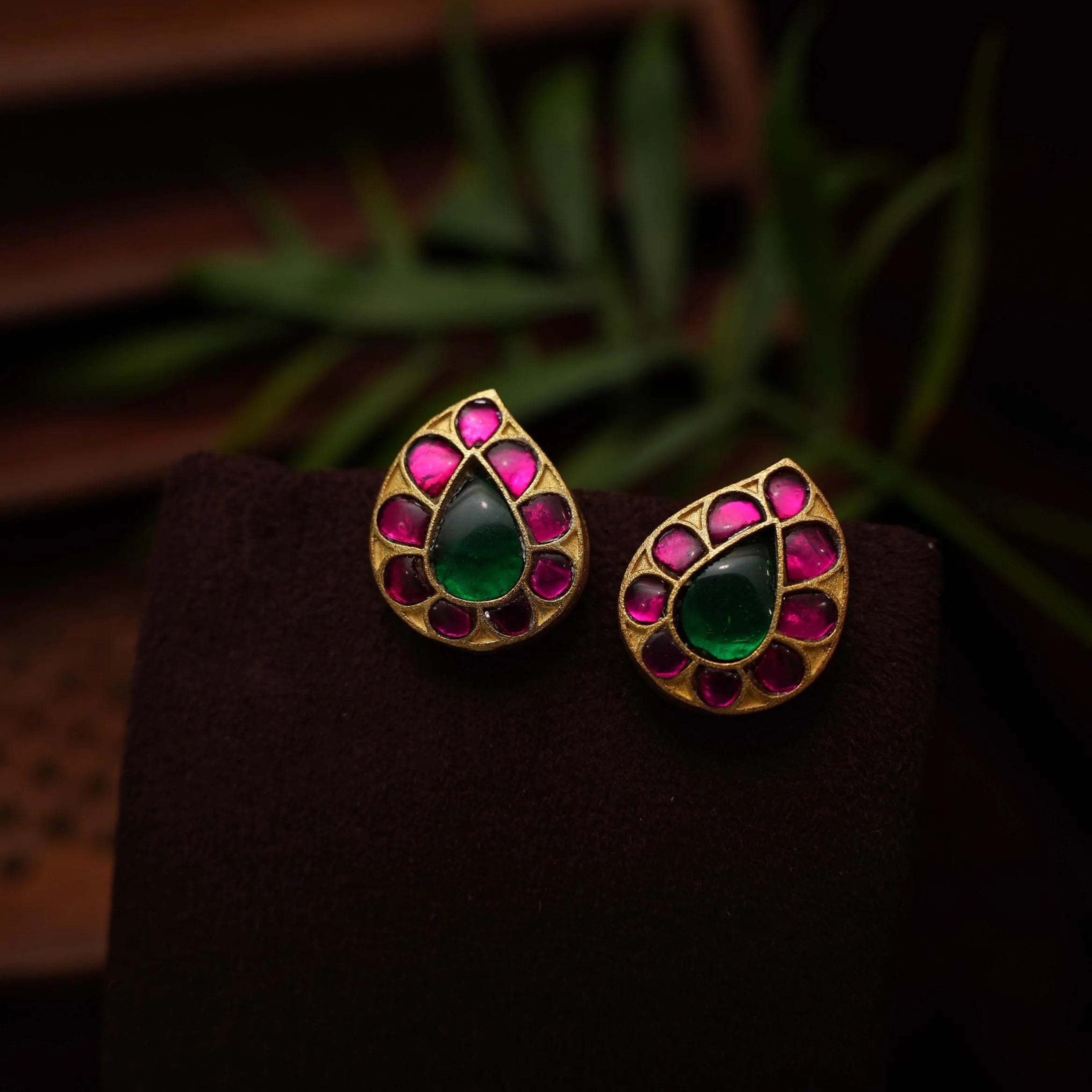 Arsh Silver Ear Stud - Red