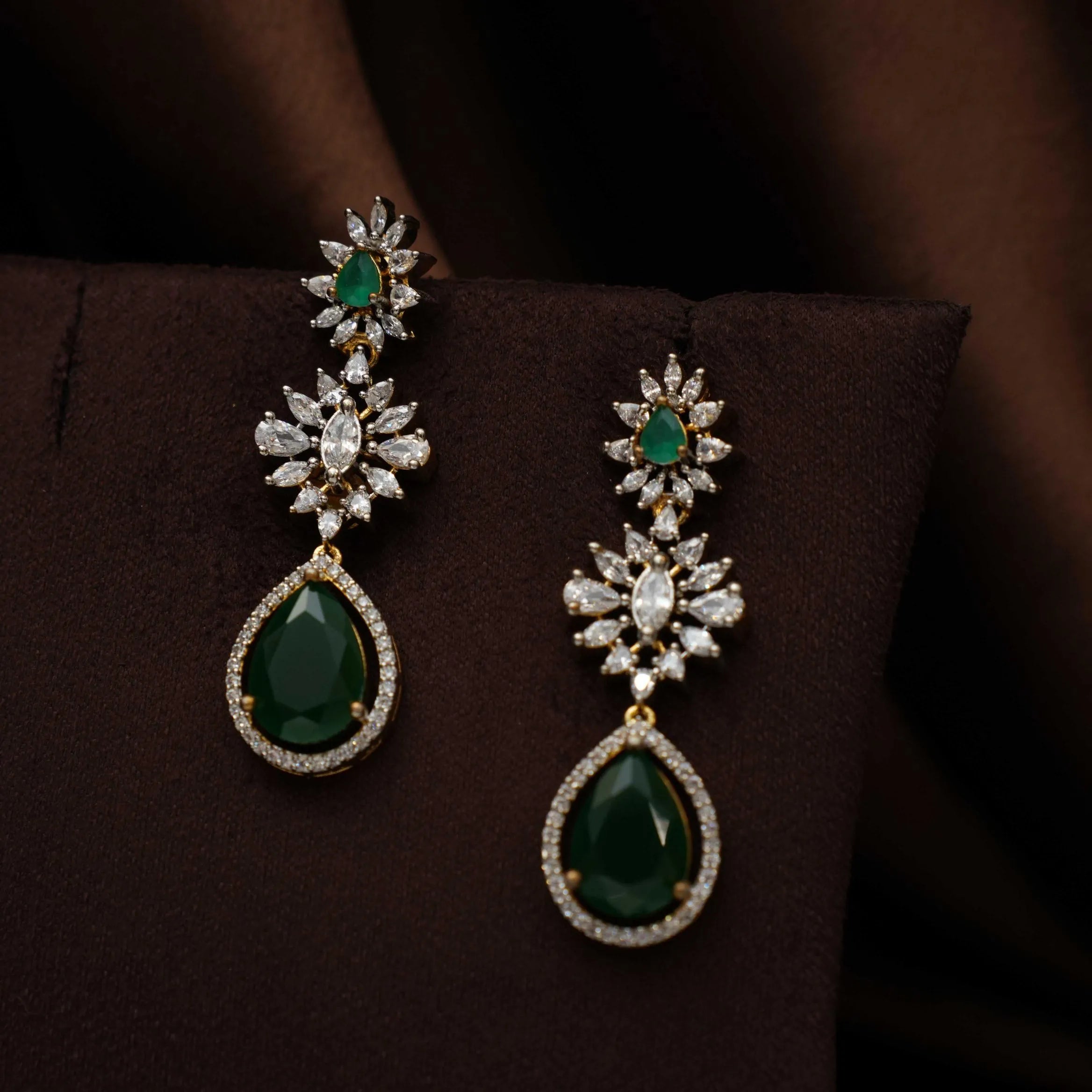 Bhuvika Zircon Necklace