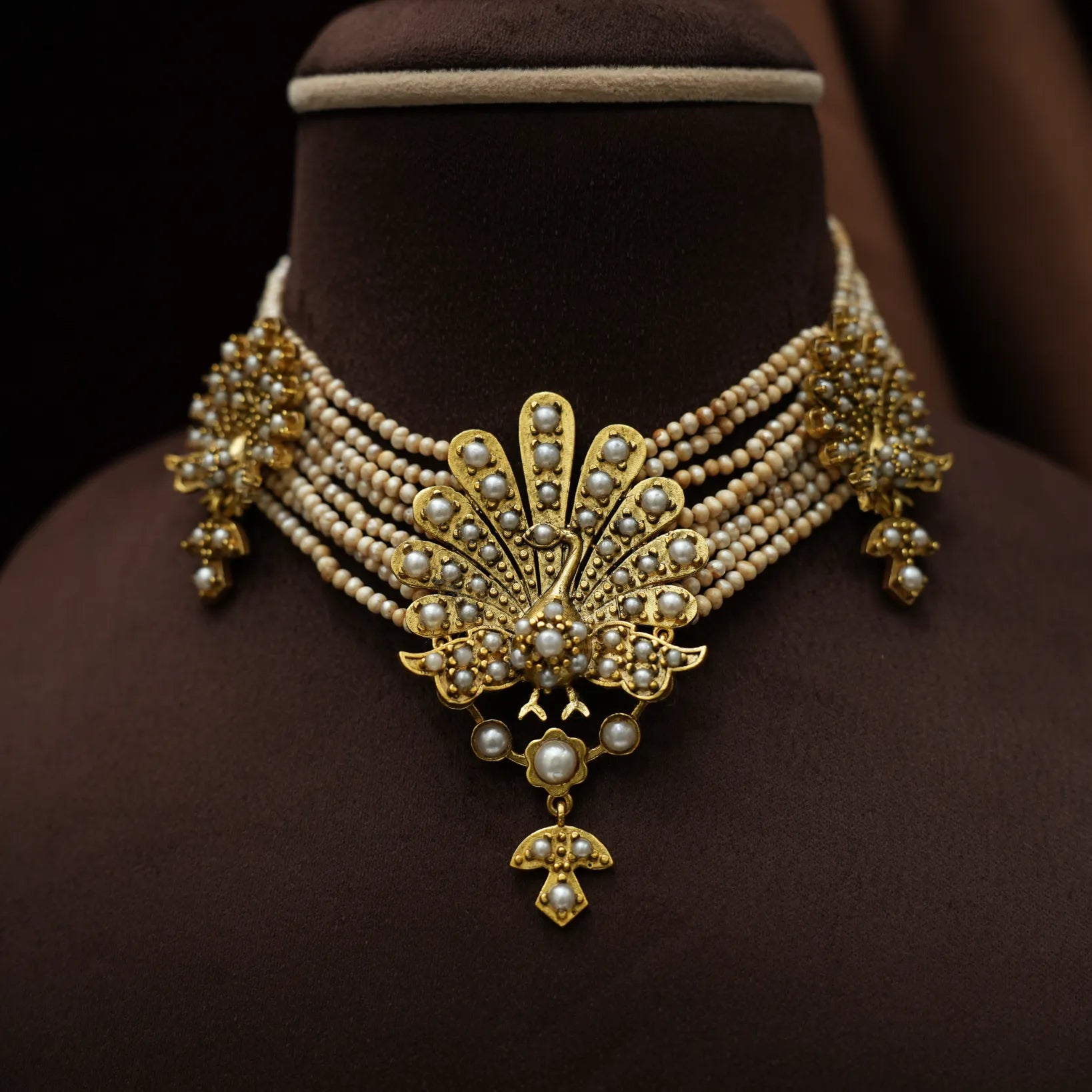 Caitali Pearl Choker