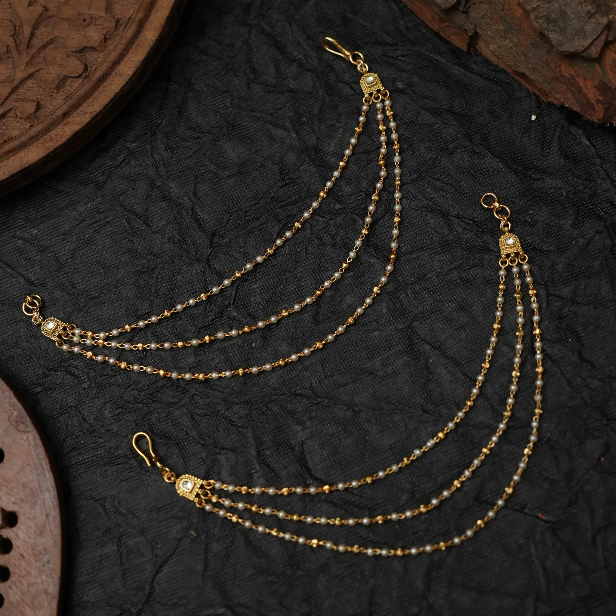 Chaitari Polk Ear Chain