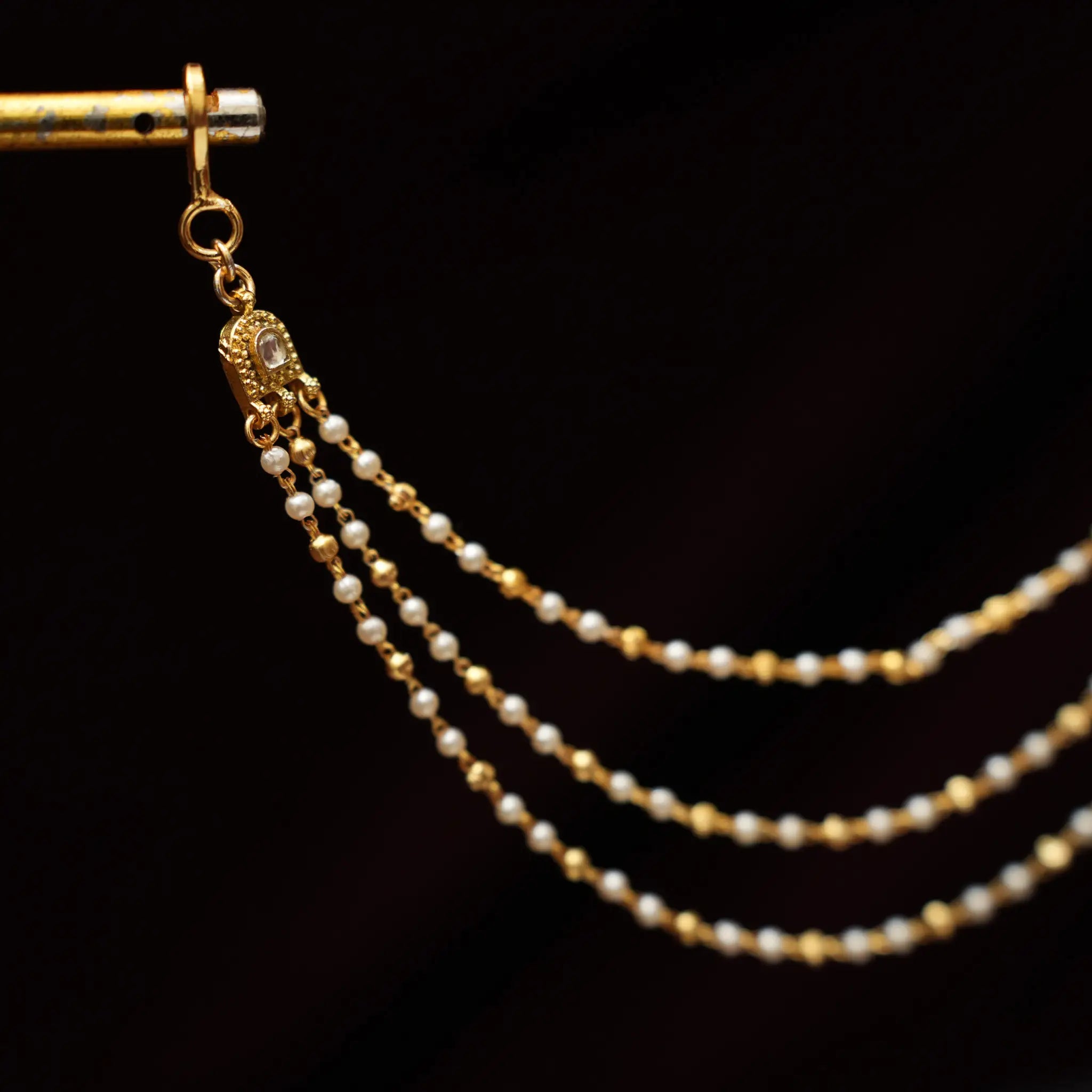 Chaitari Polk Ear Chain