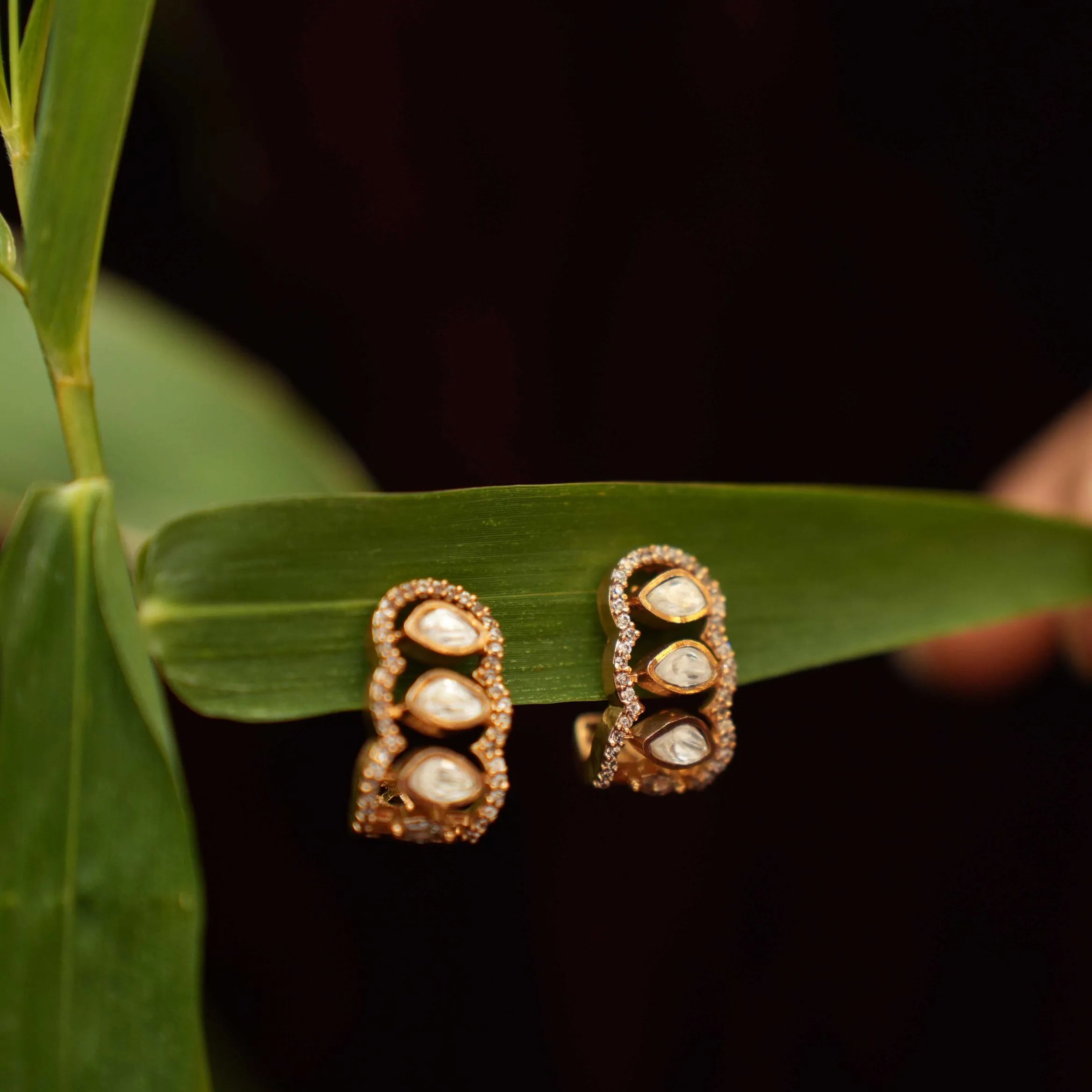 Dayita Half Hoop Polki Ear Stud