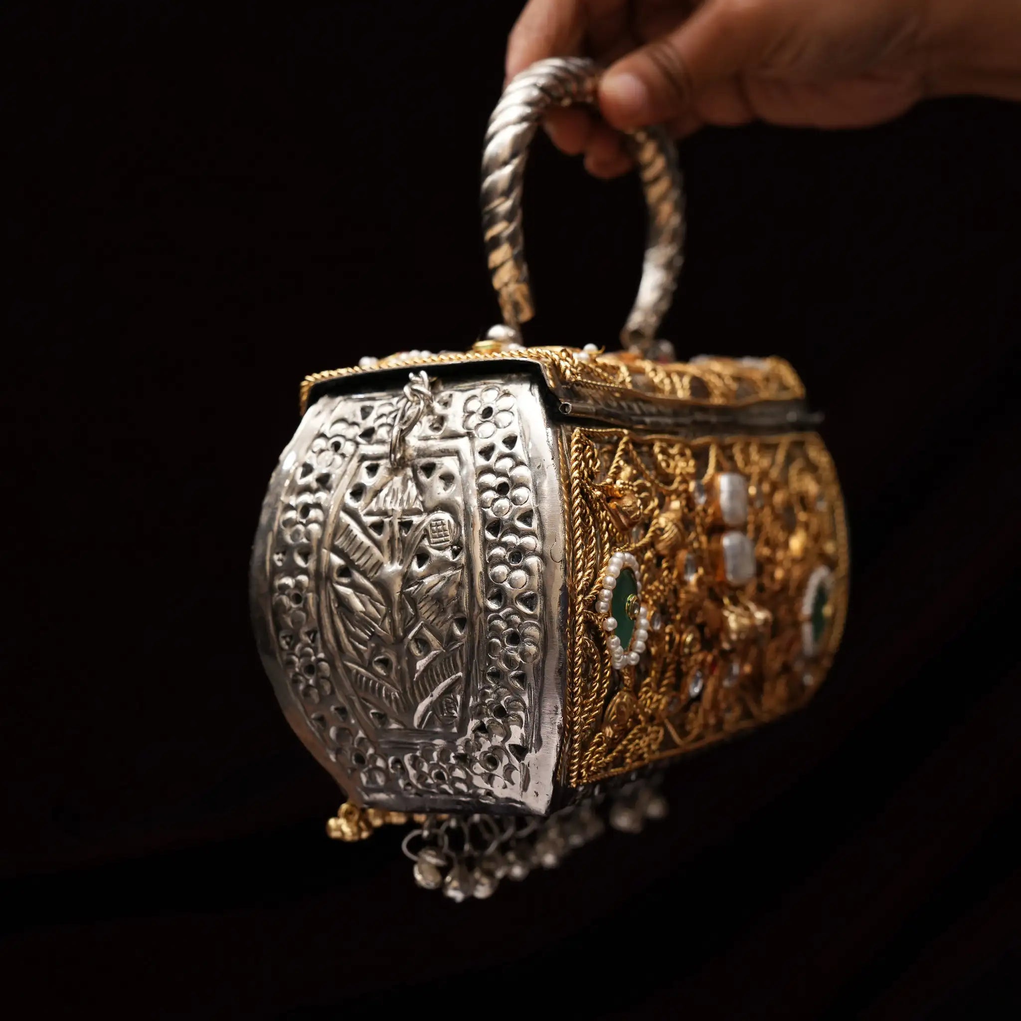 Ekiya Polki Clutch