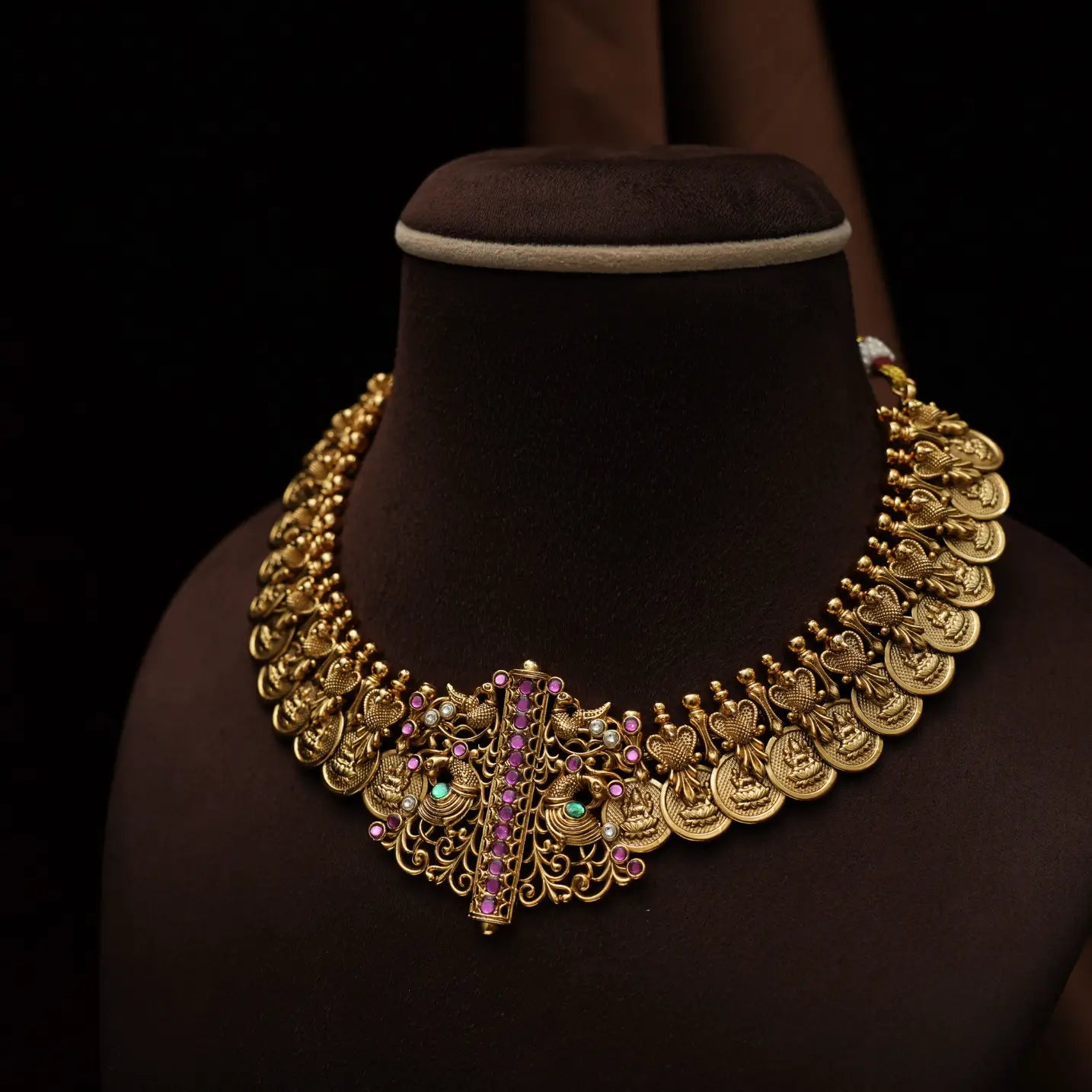 Eleanor Antique Necklace - Red Short