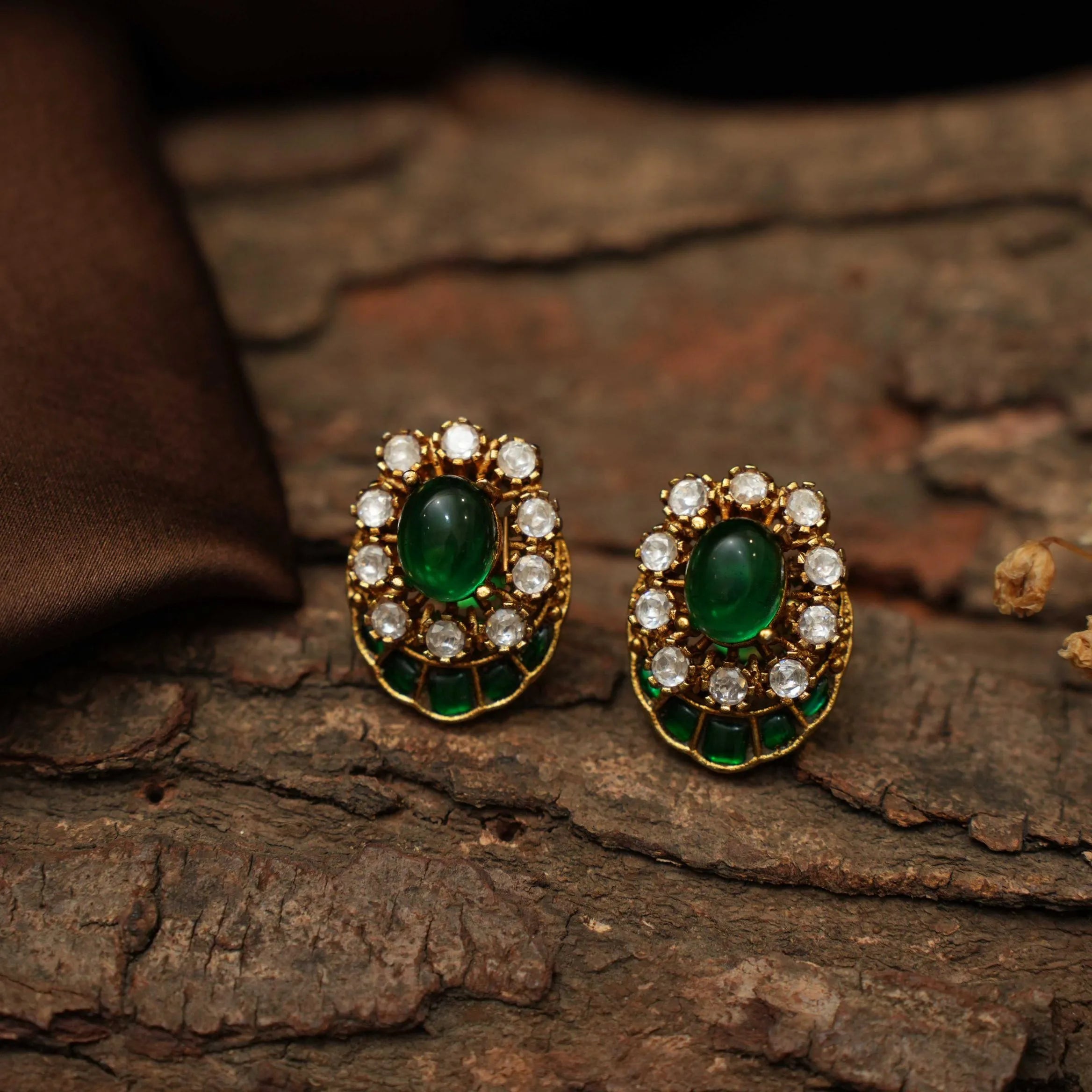 Ellie Polki Ear Stud - Emerald Green