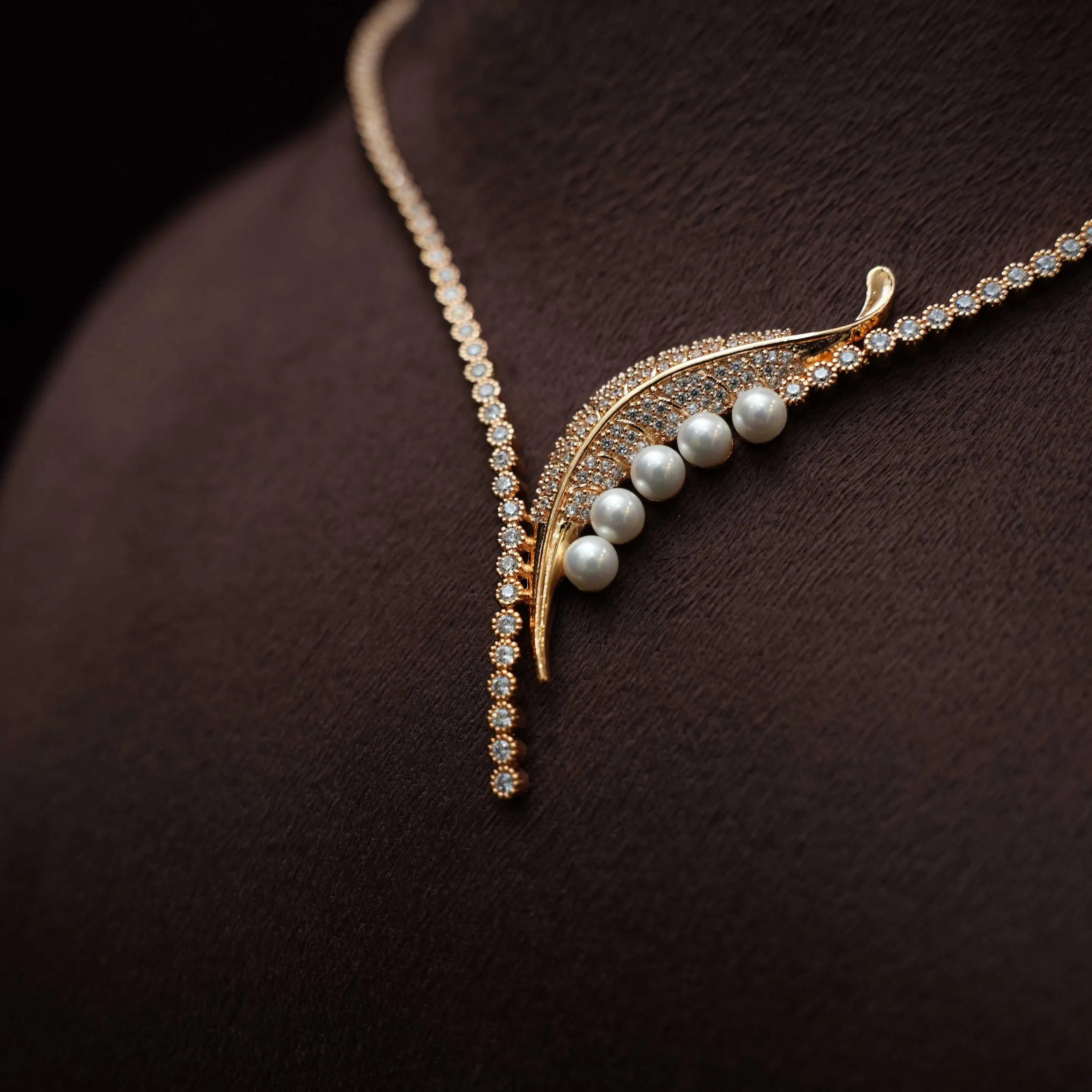 Eniya Zircon Necklace