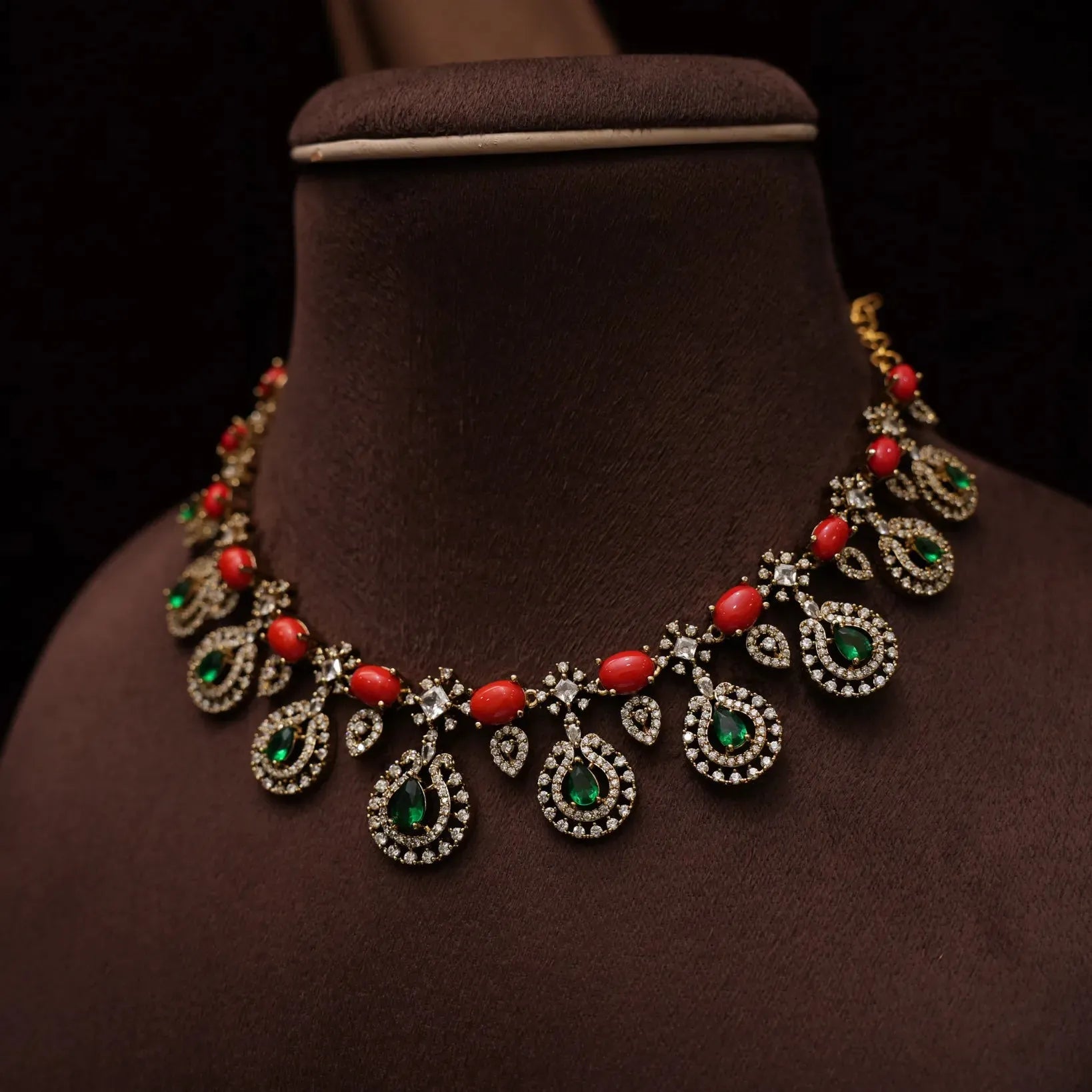 Evika Zircon Coral Necklace