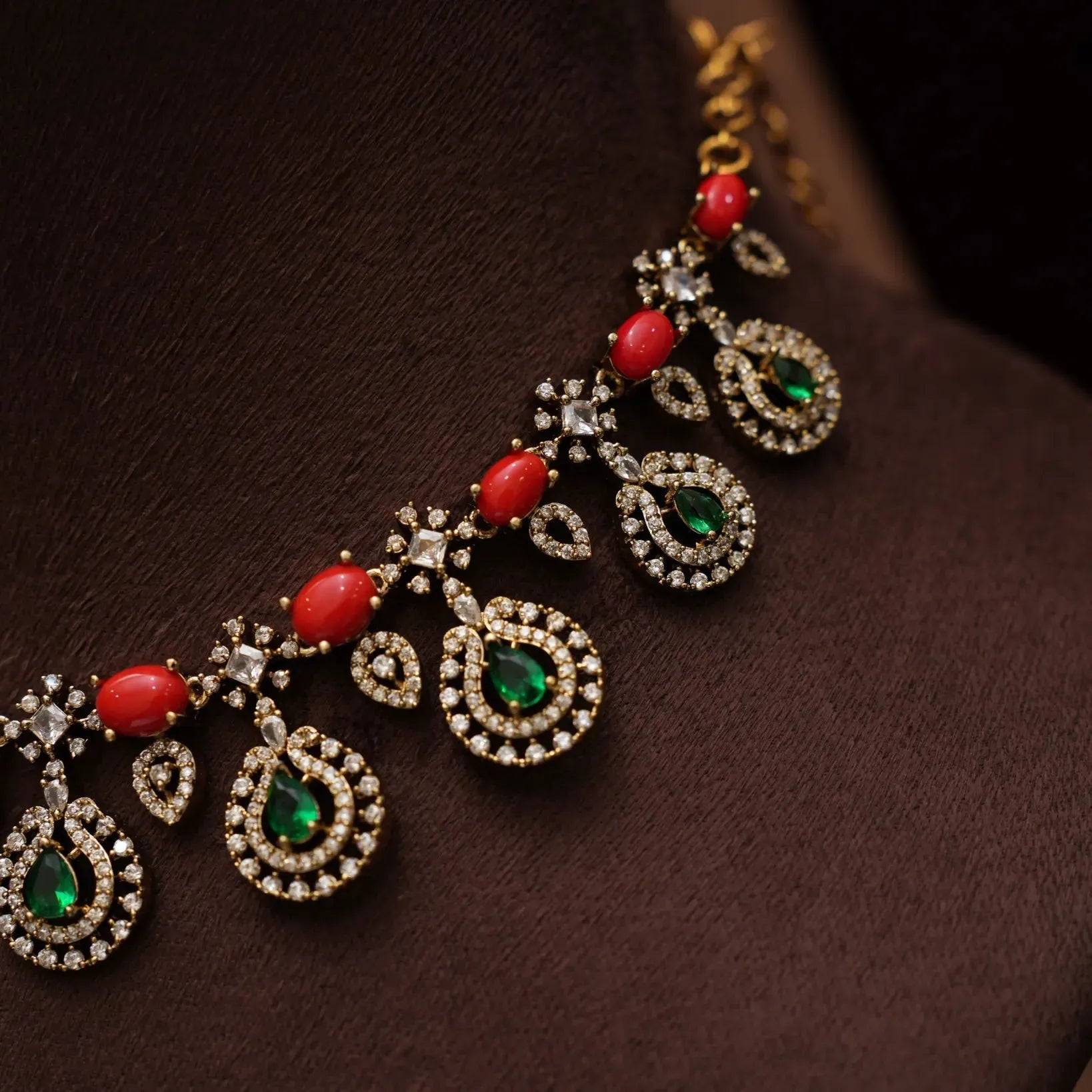 Evika Zircon Coral Necklace