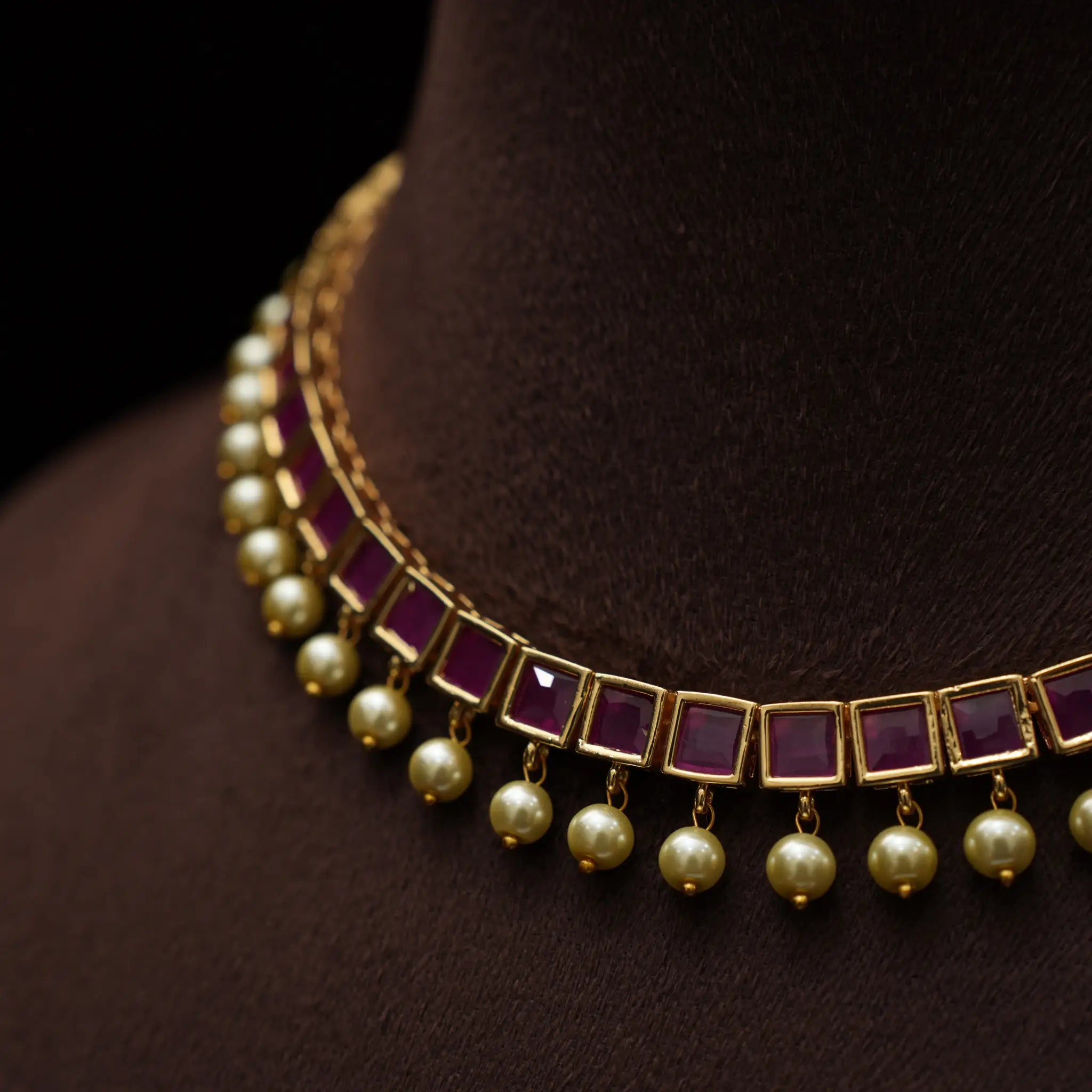 Gamya Antique Choker - Magenta