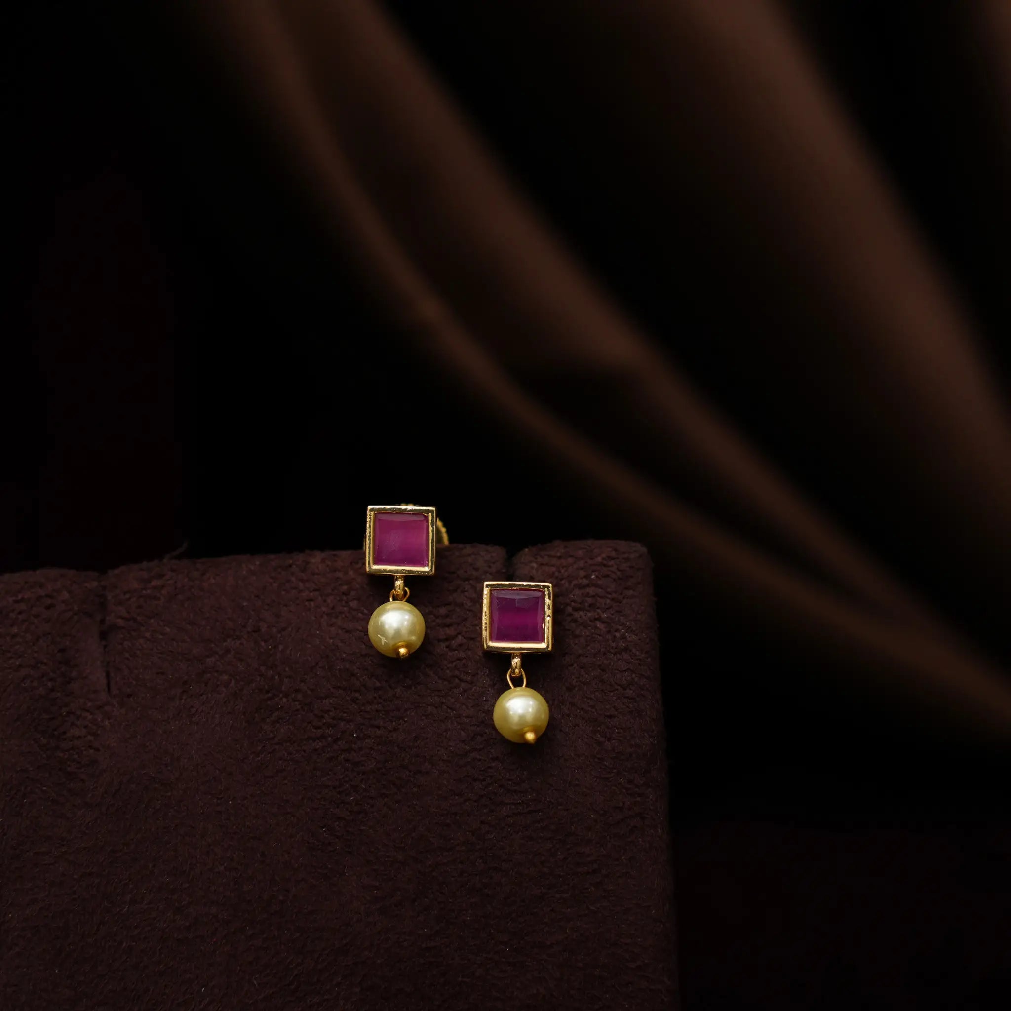 Gamya Antique Choker - Magenta
