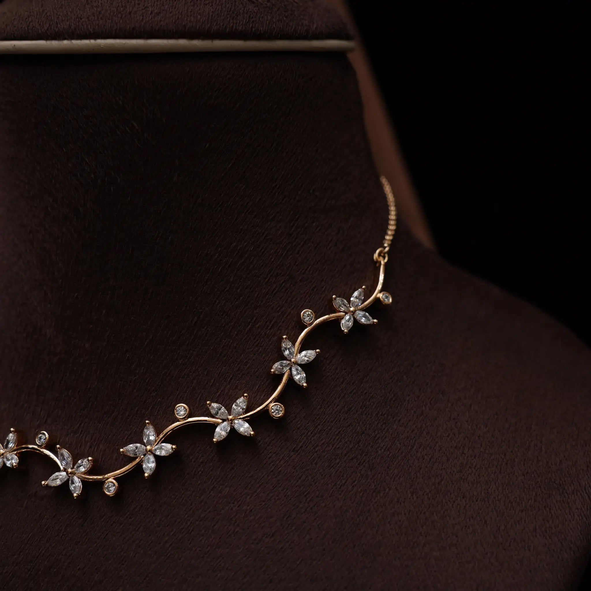 Gira Zircon Necklace