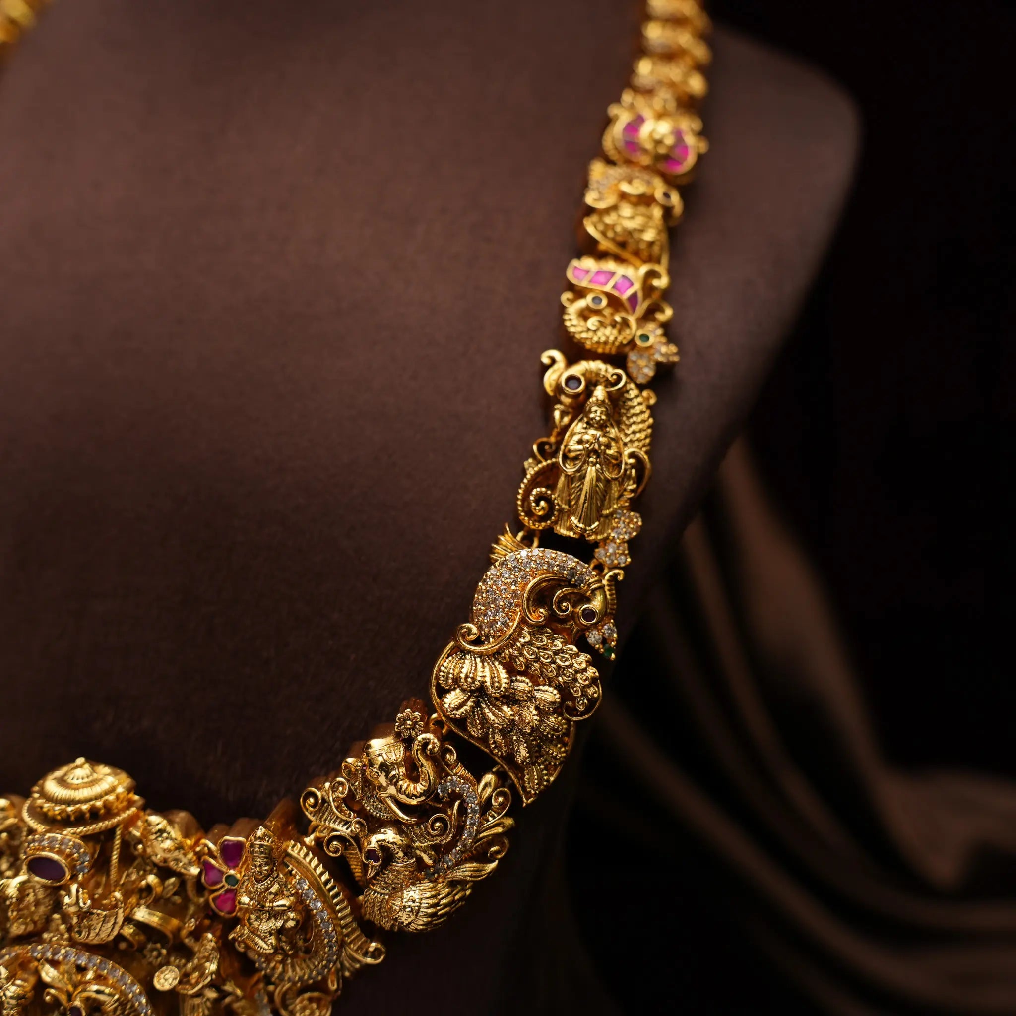Gitasri Antique Necklace