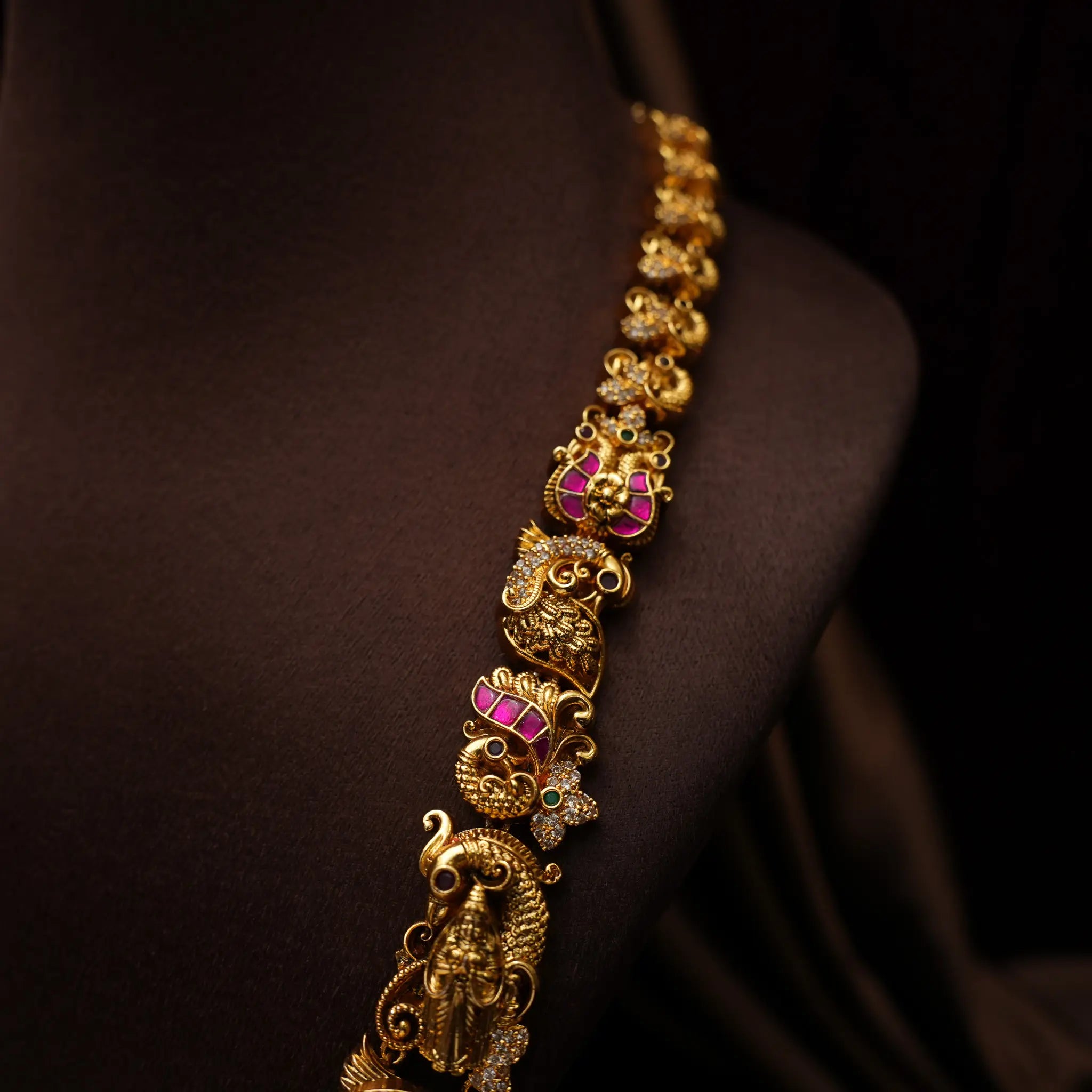 Gitasri Antique Necklace