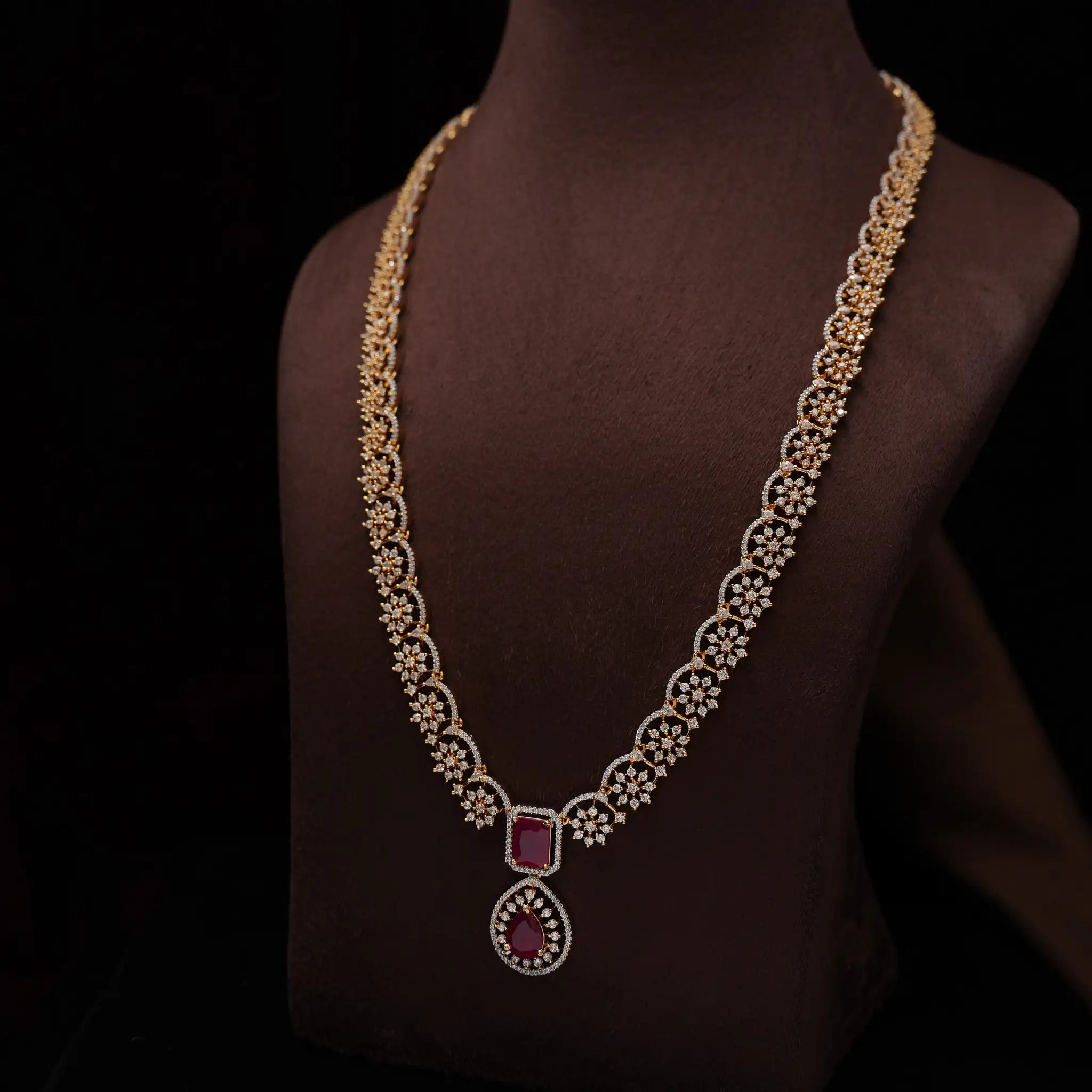 Gupila Zircon Necklace
