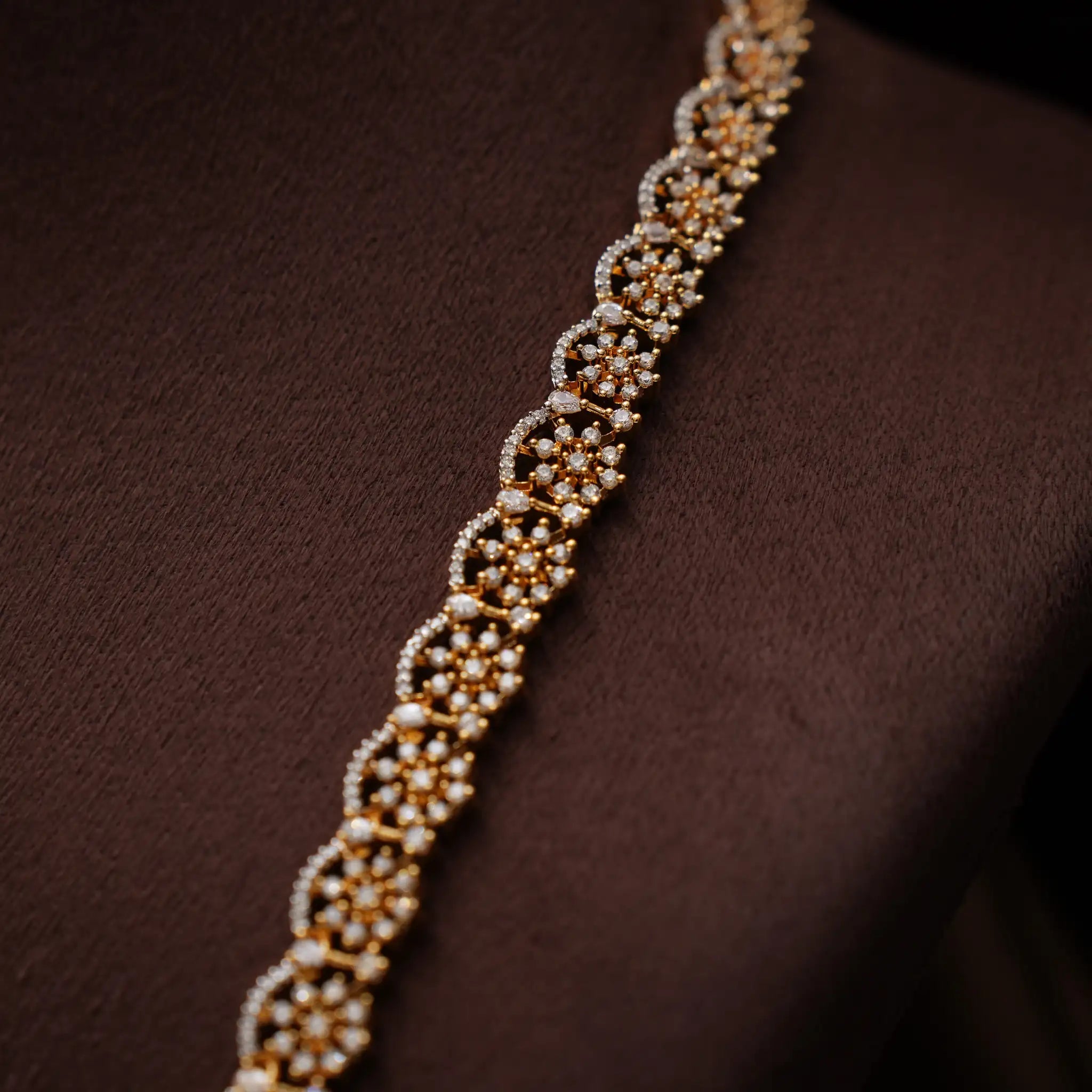Gupila Zircon Necklace
