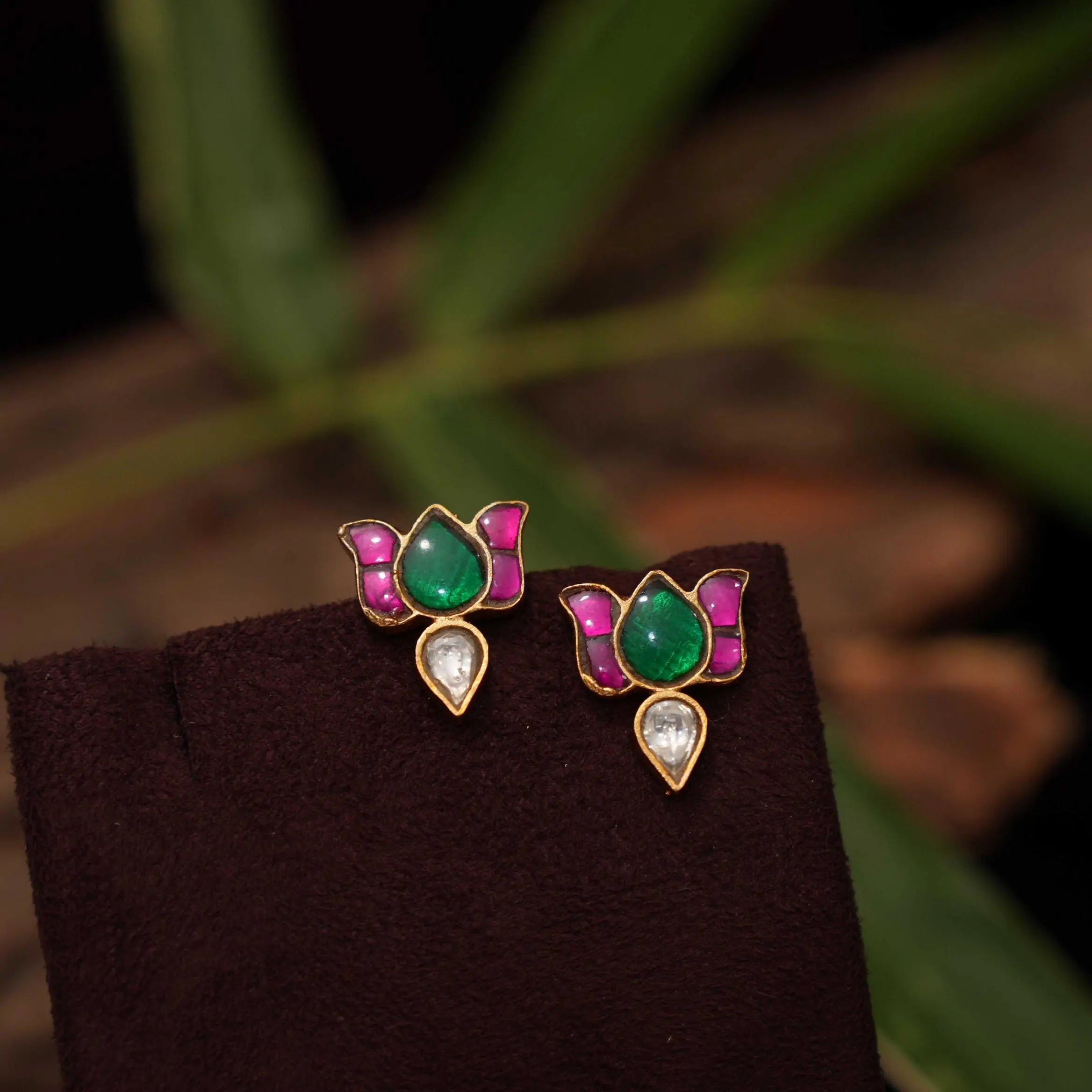 HIya Silver Ear Stud