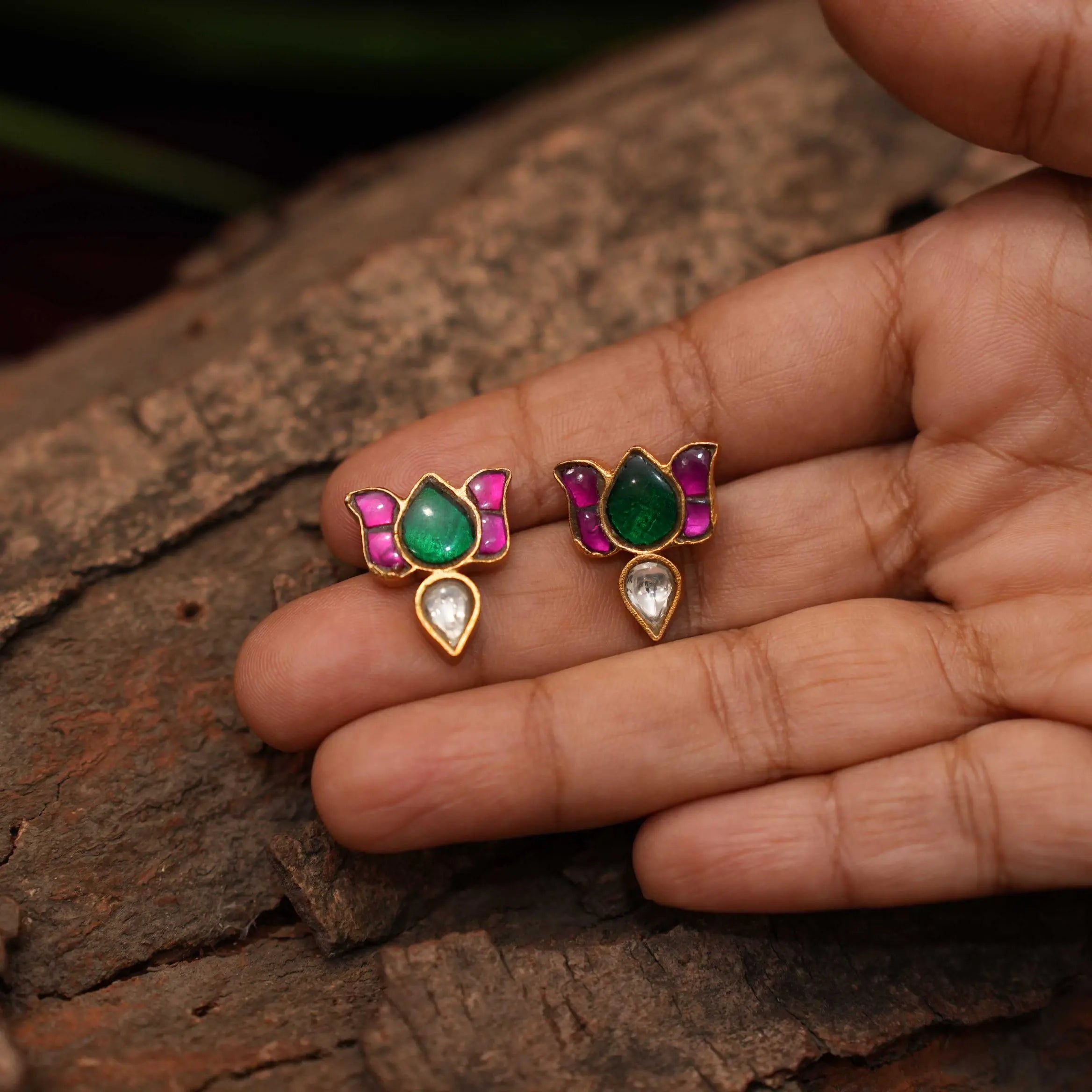 HIya Silver Ear Stud