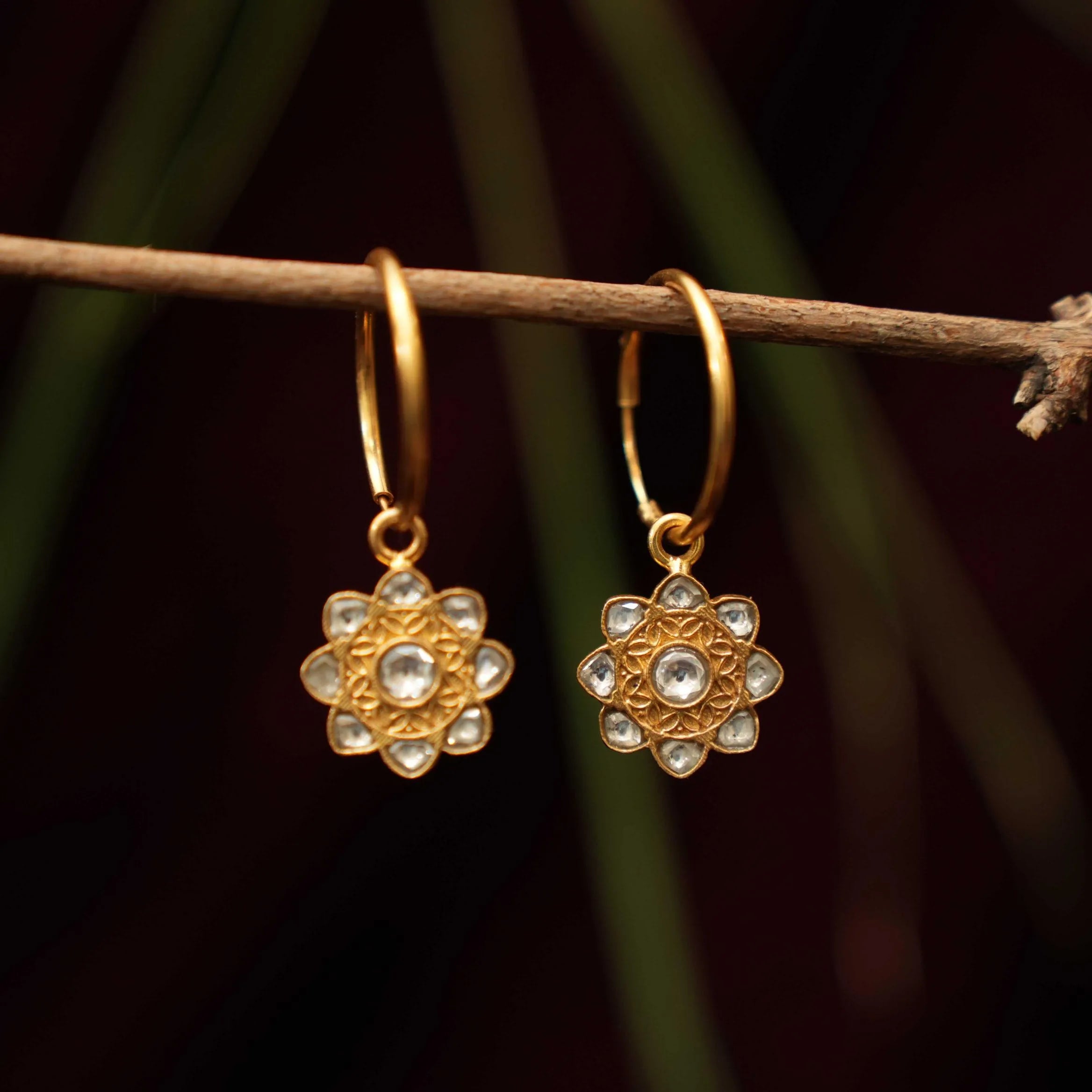 Hardi Mini Silver Bali Earrings - White