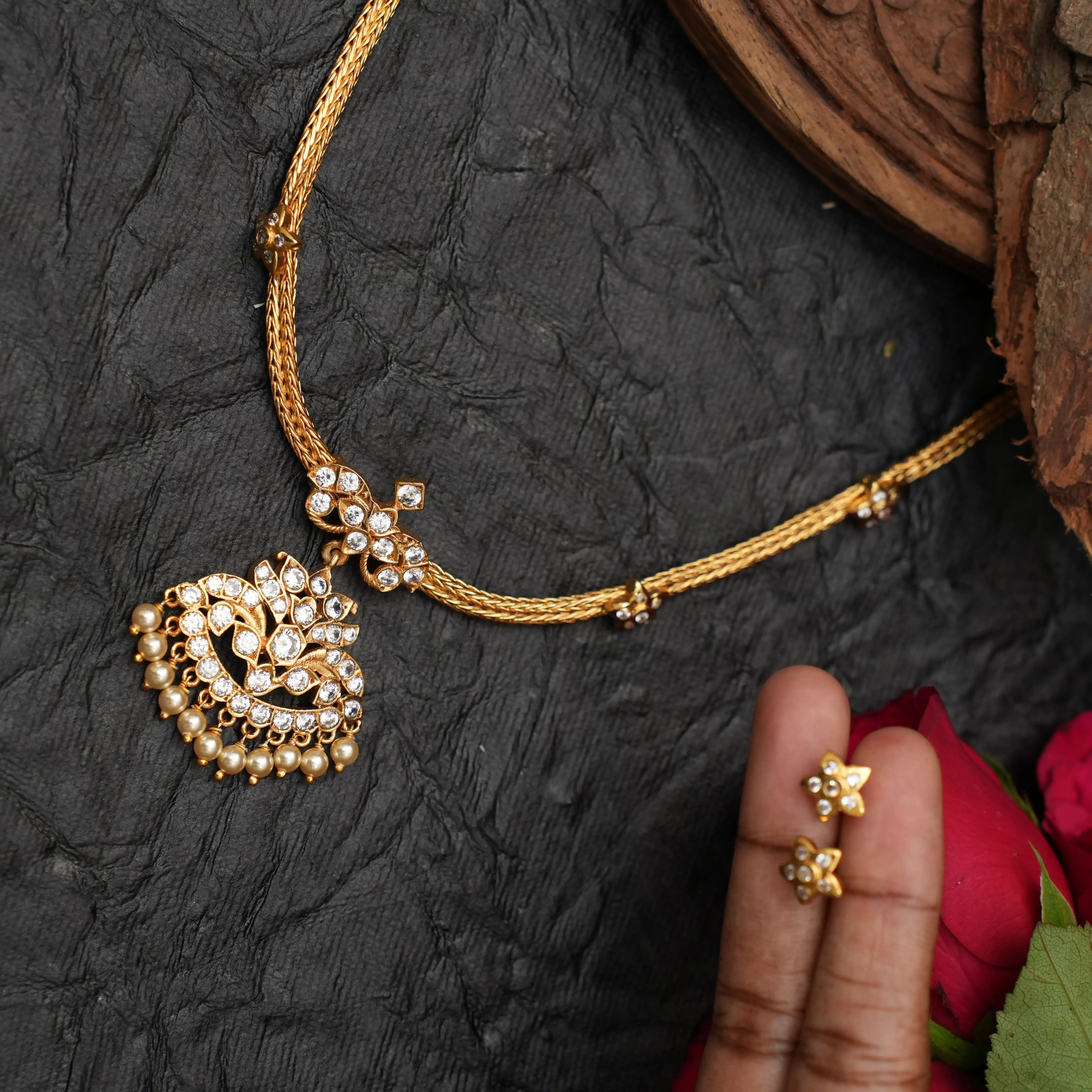 Harini Silver Attigai Necklace