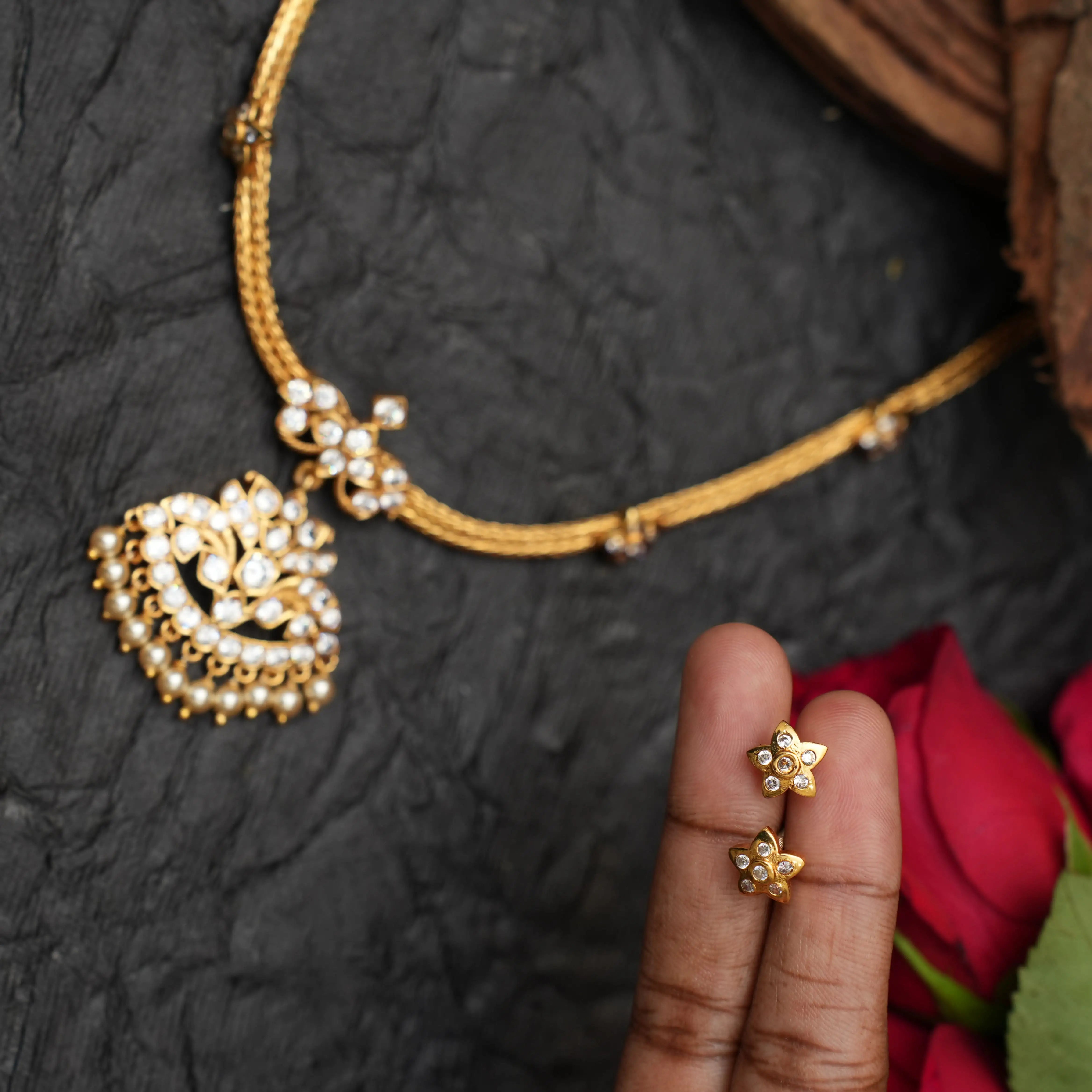Harini Silver Attigai Necklace