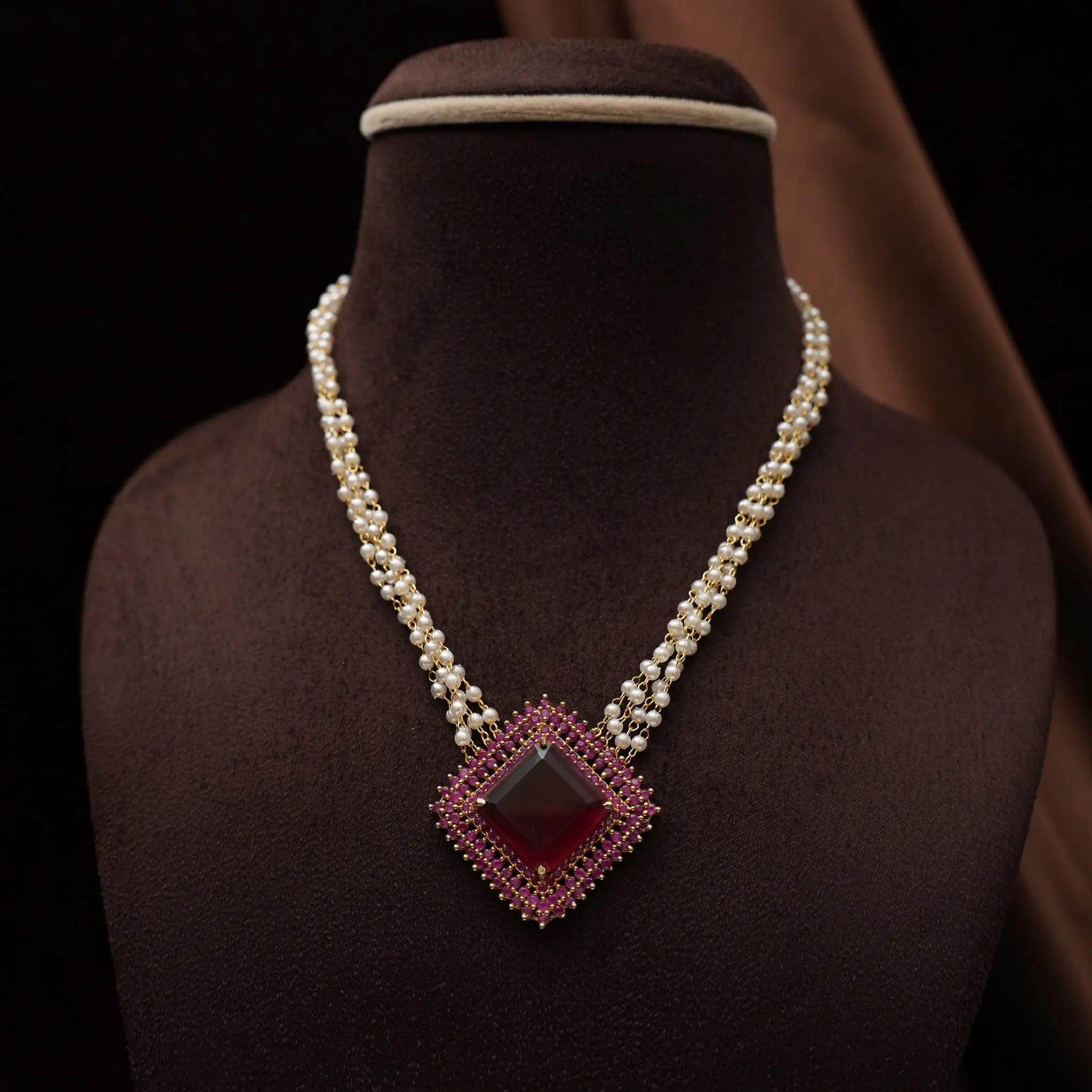 Hefina Pearl Necklace