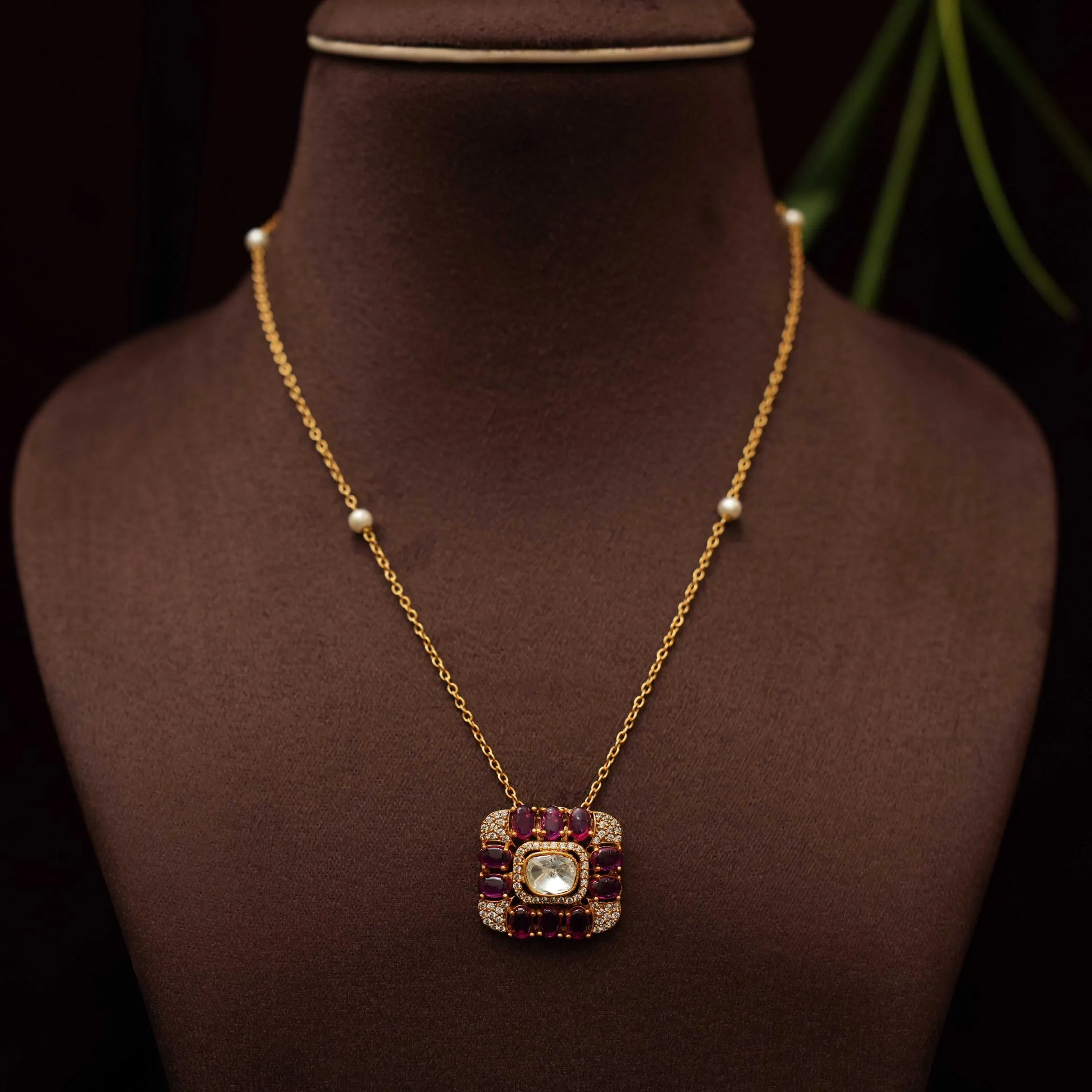 Hirva Polki Chain - Red