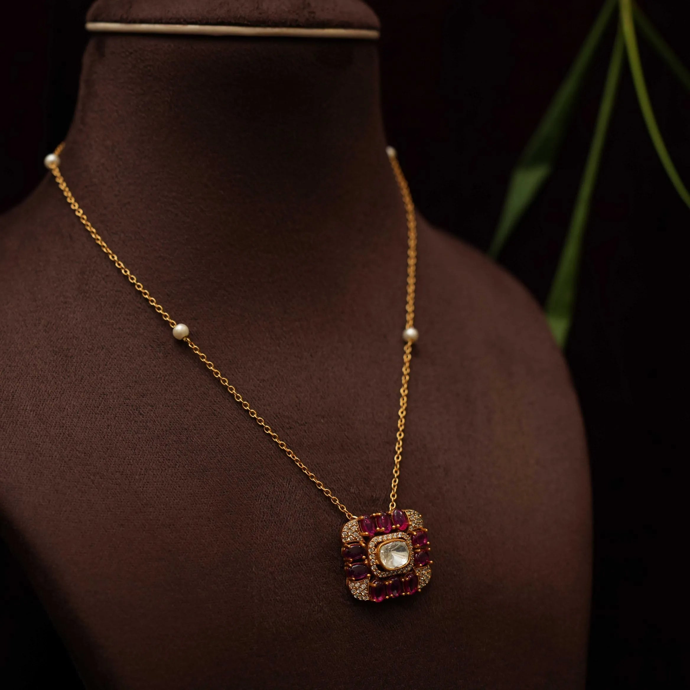 Hirva Polki Chain - Red