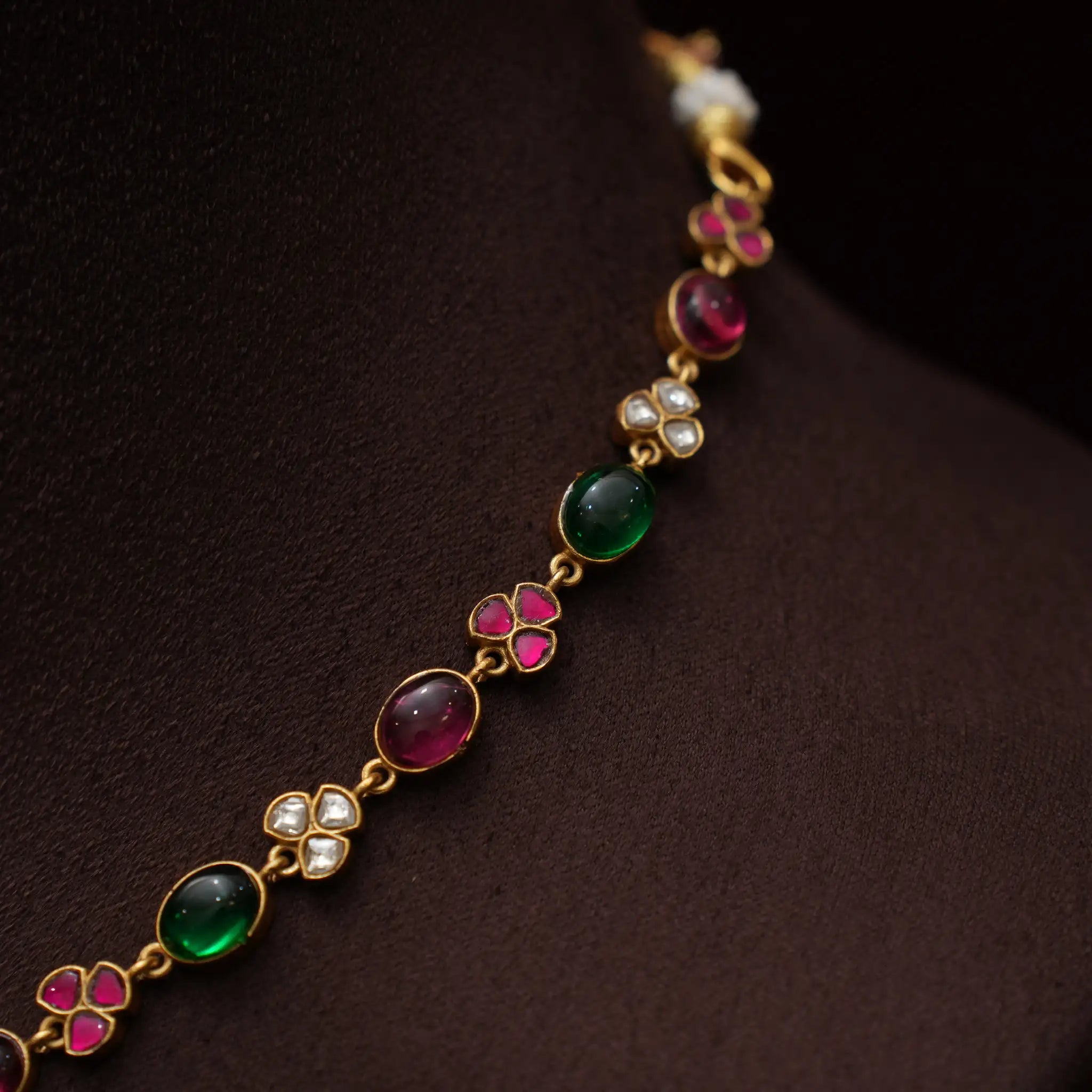 Hradini Polki Necklace - Isla