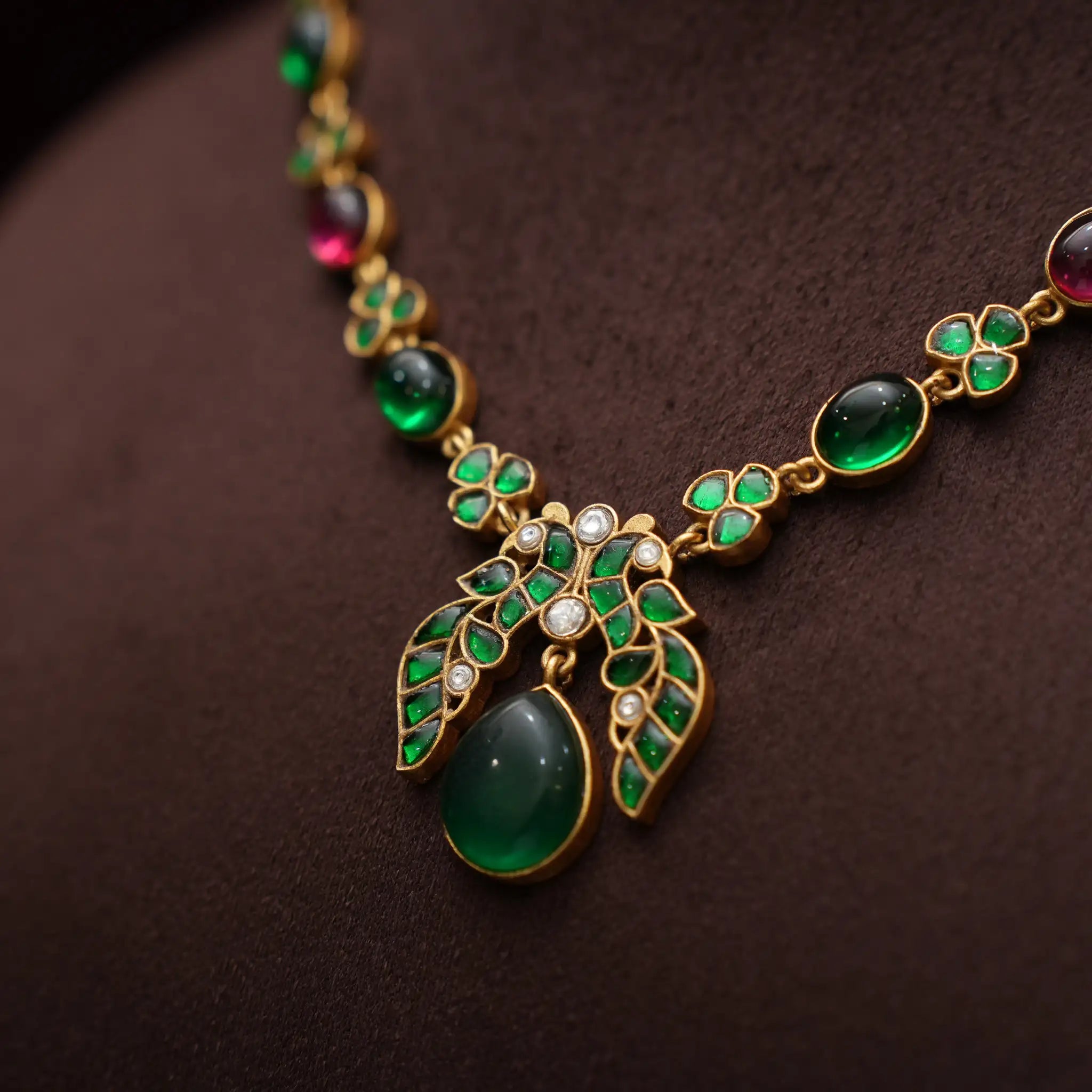 Hradini Polki Necklace - Rova