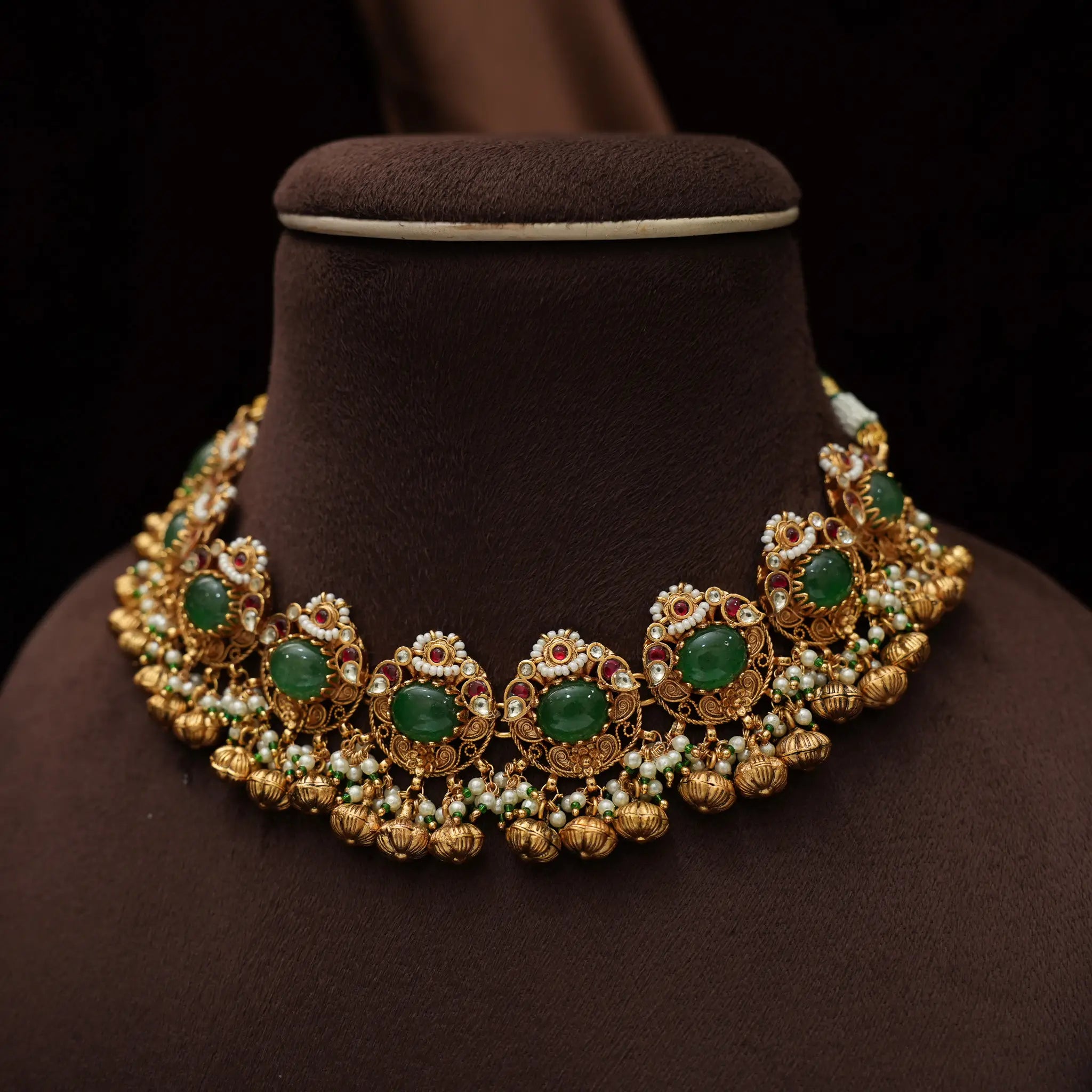 Ilavenil Polki Choker