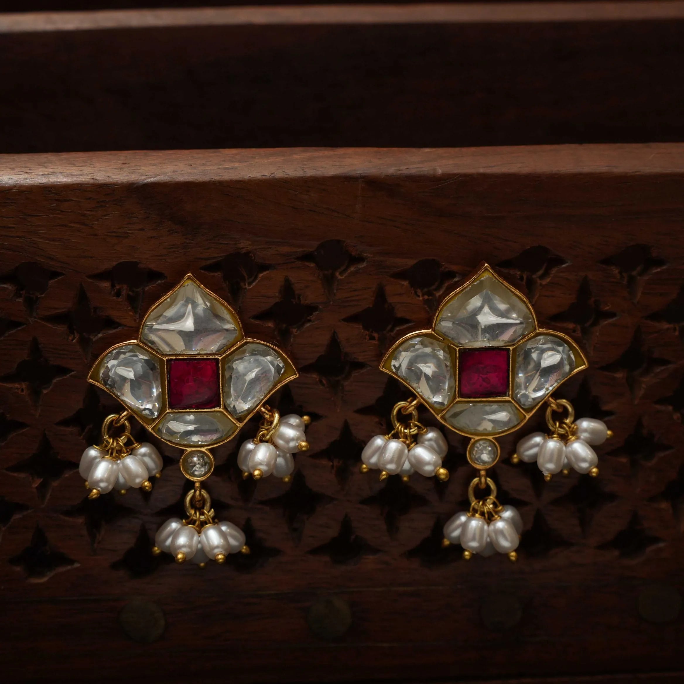 Jasviri Polki Ear Stud - Red