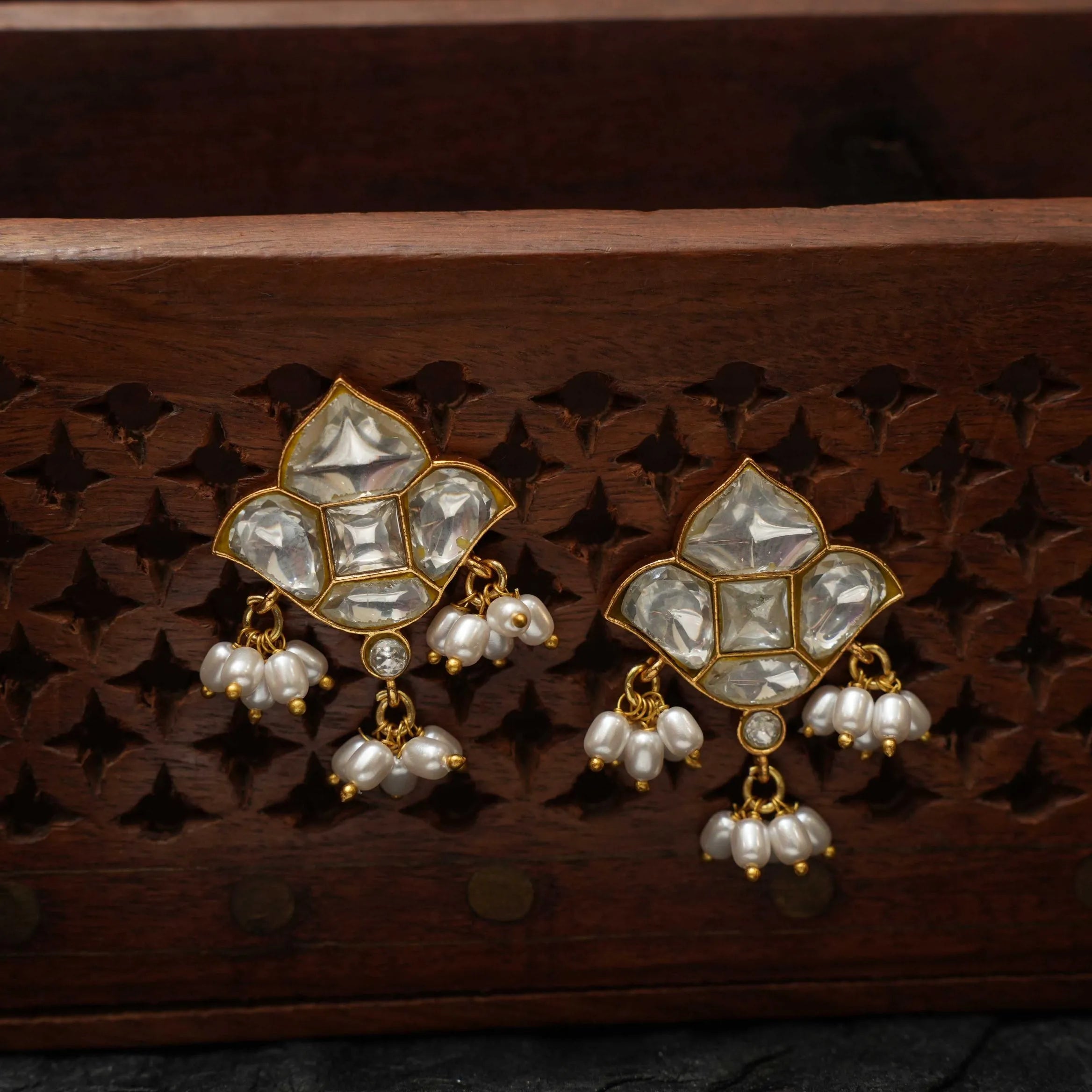 Jasviri Polki Ear Stud - White