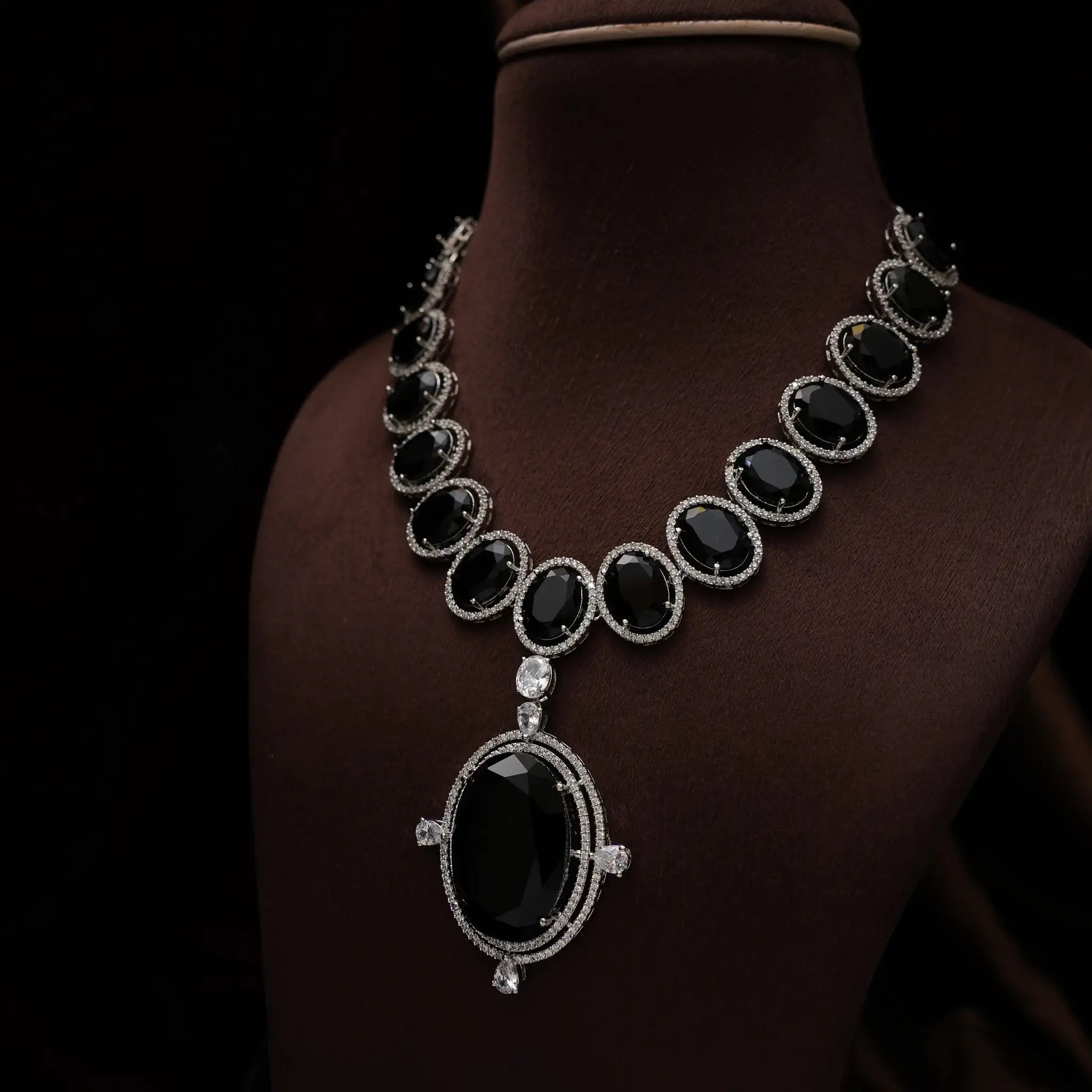 Jayani Zircon Necklace - Black