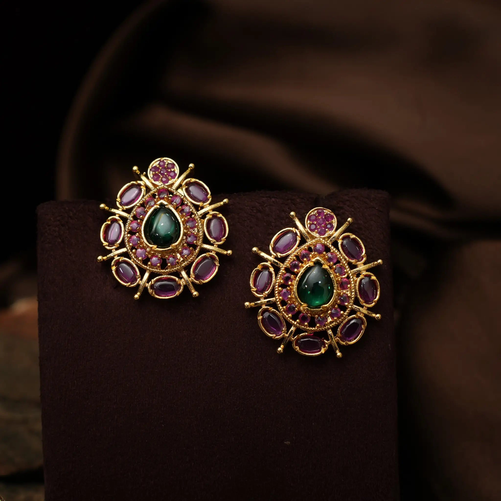 Joshua Antique Ear Stud - Red