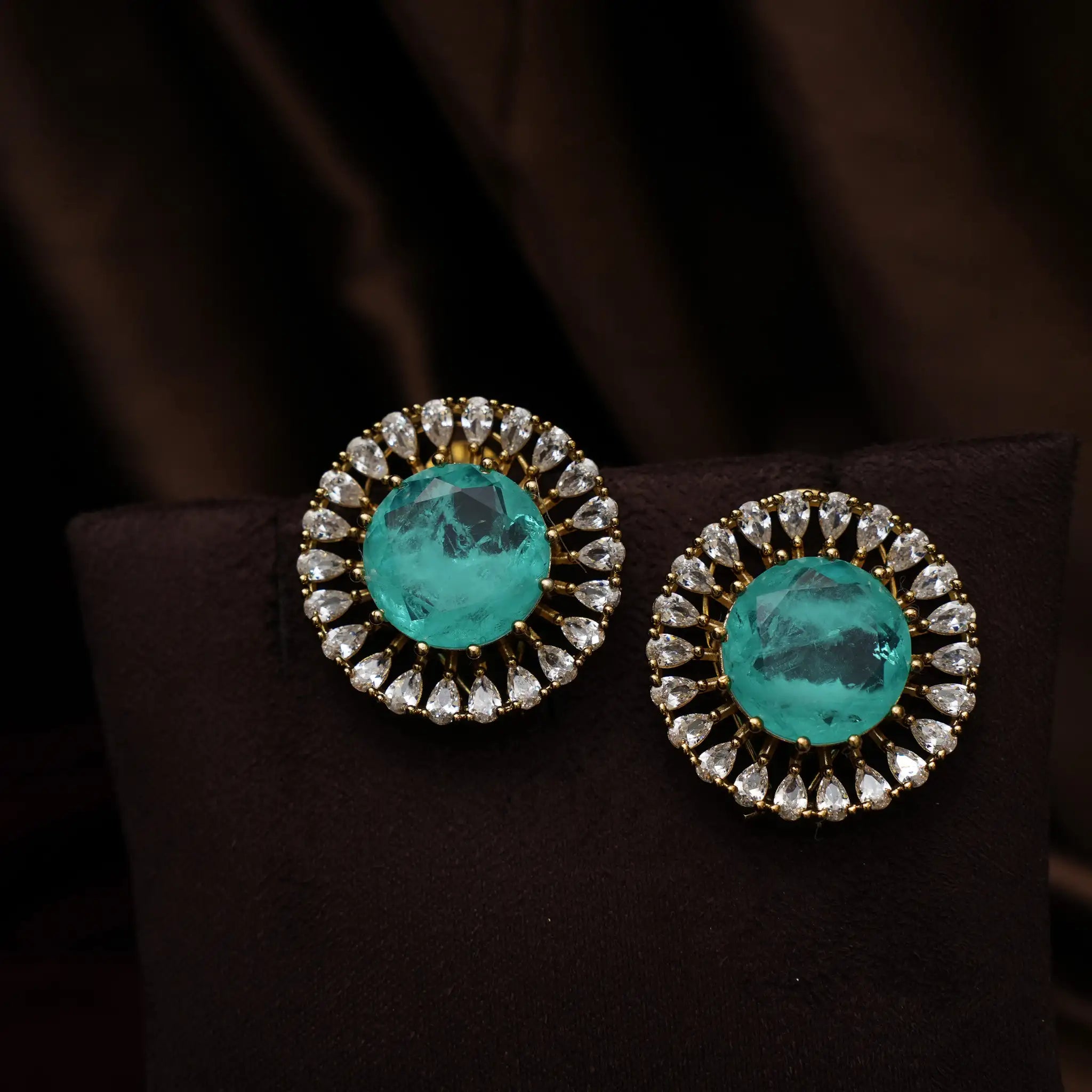 Jutika Zircon Necklace