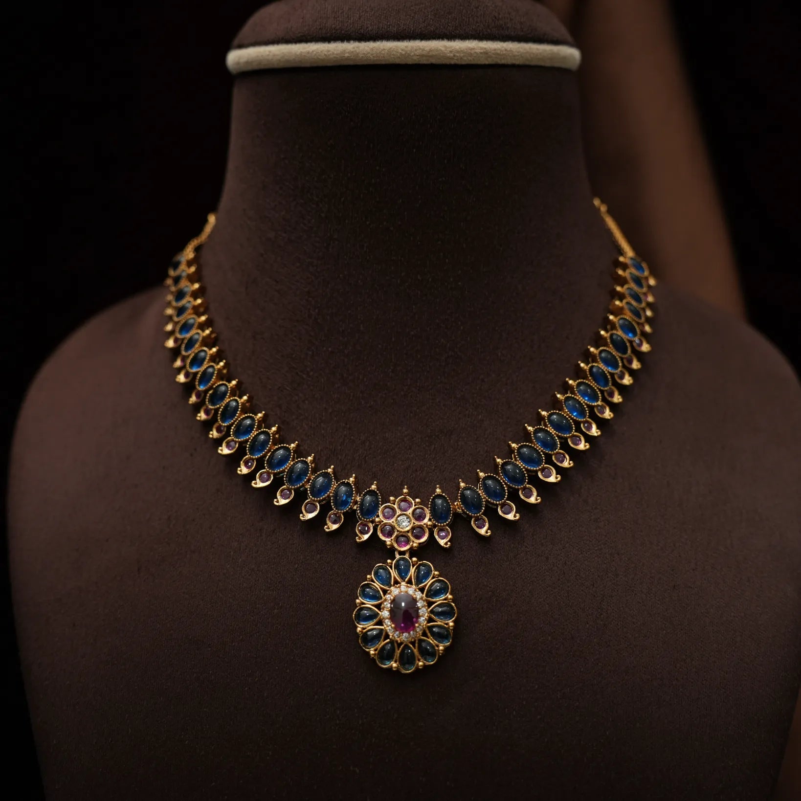 Kanaka Antique Necklace - Short